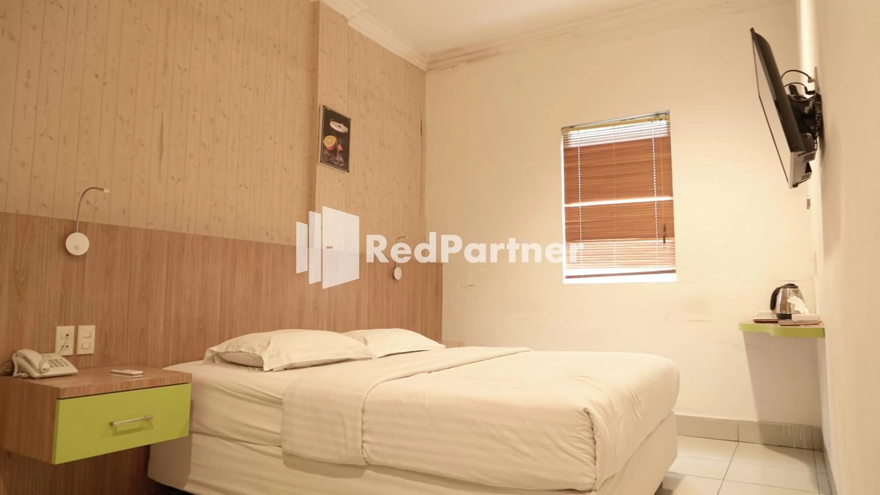 Bedroom, Bed in Wisma Sederhana Medan Mitra RedDoorz