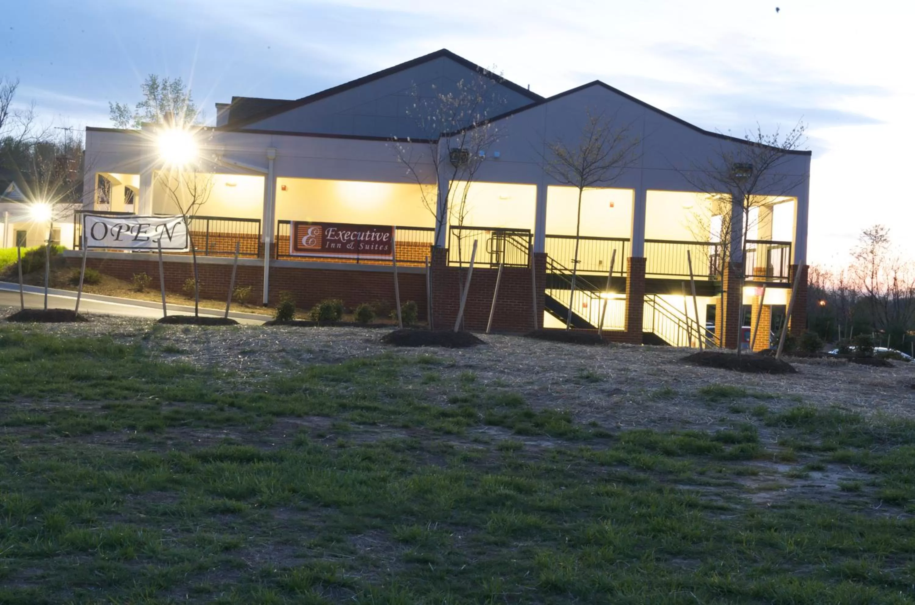 Property building in Executive Inn & Suites Upper Marlboro