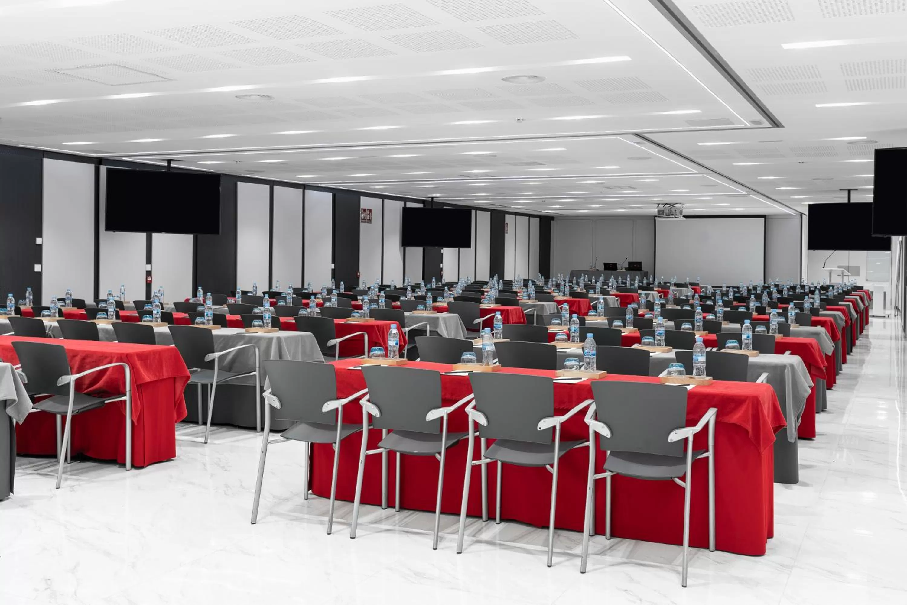 Business facilities in Vincci Soma