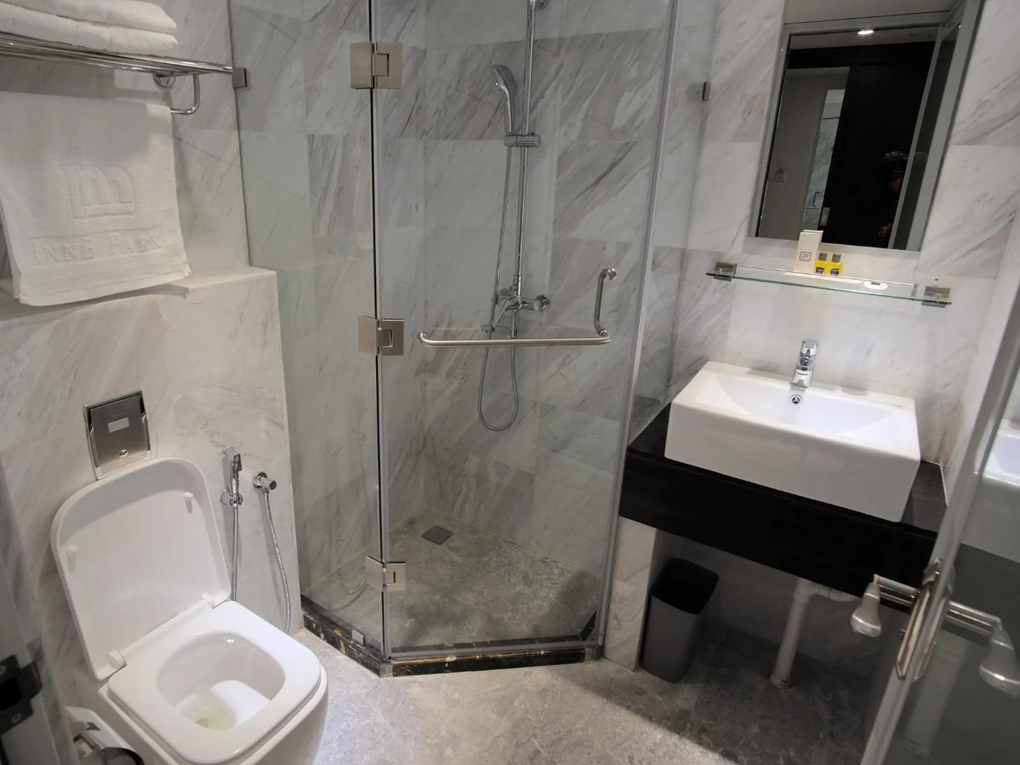 Shower in InnB Park Hotel