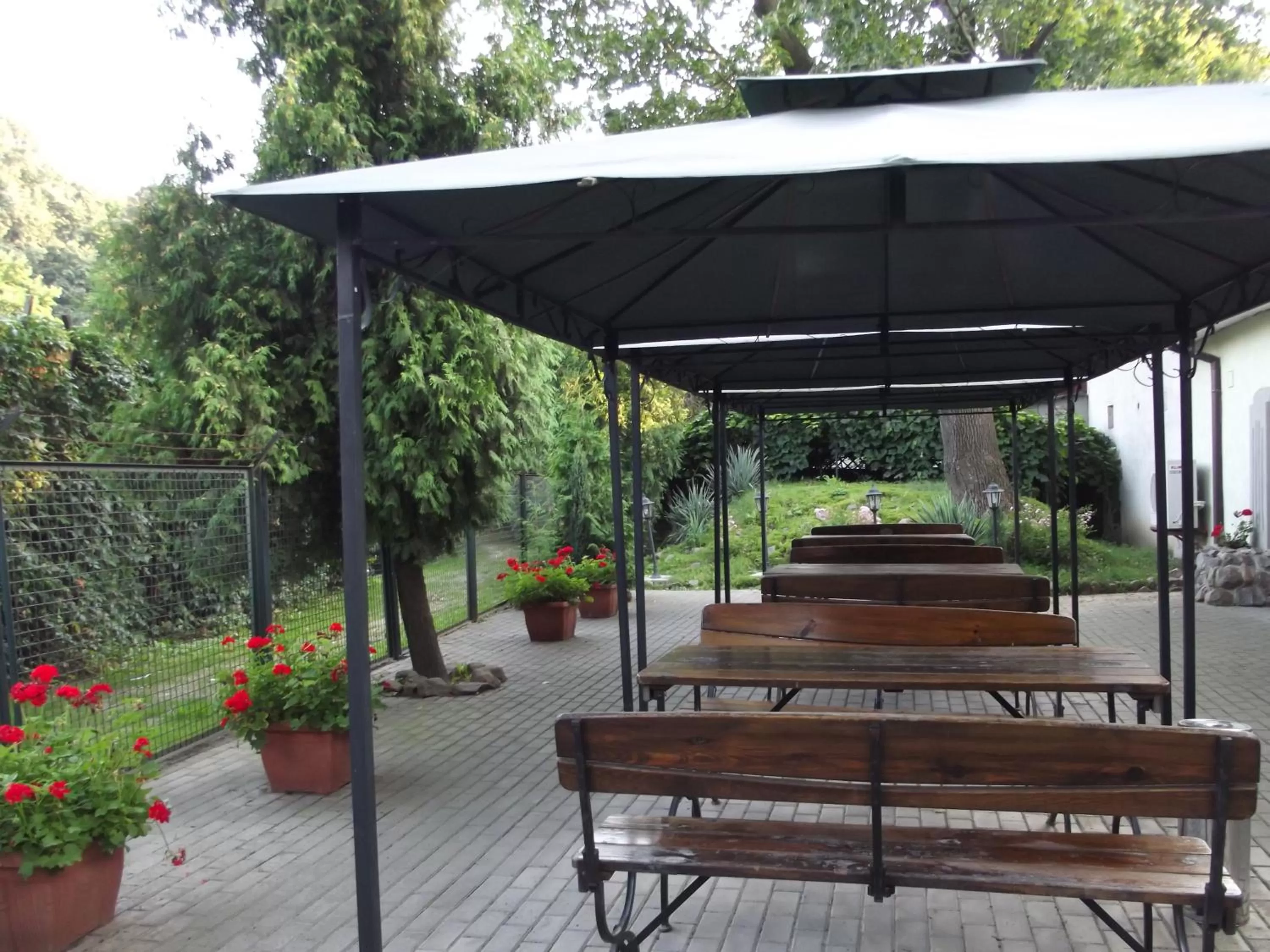 Restaurant/places to eat in Dedek Park - historyczny dworek w pięknym Parku Skaryszewskim obok Stadionu Narodowego