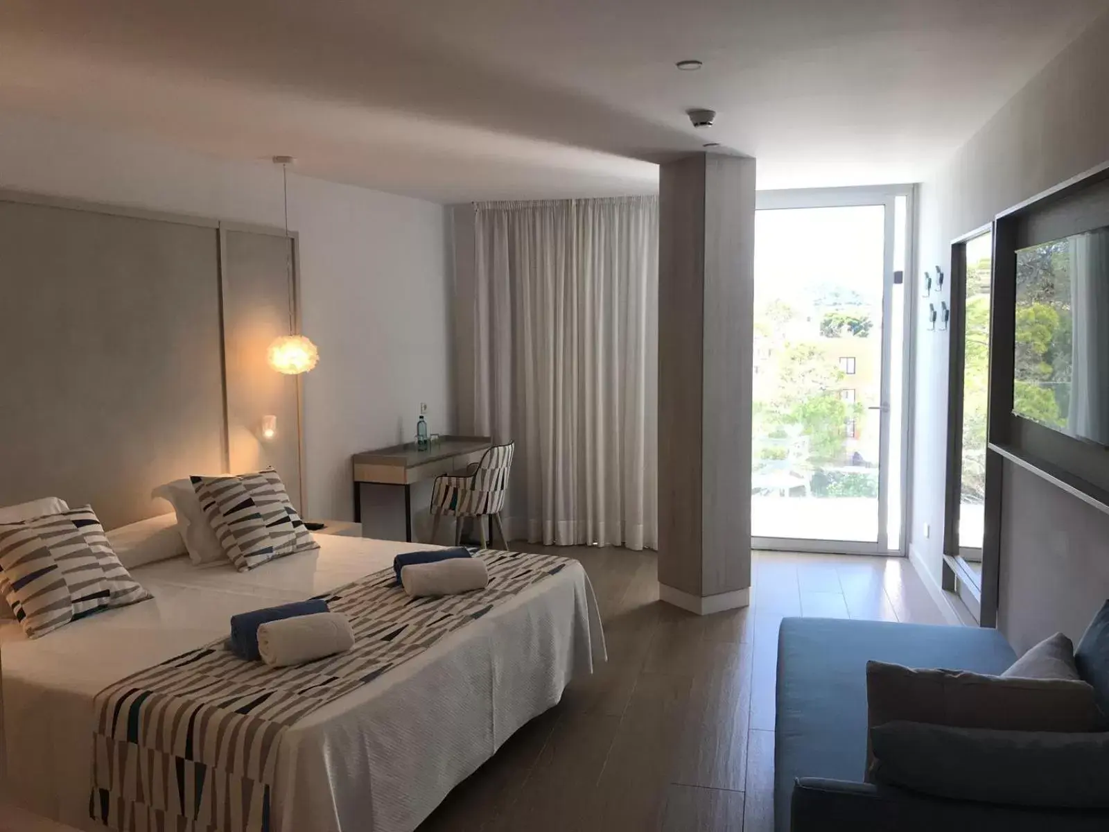 Superior Double Room in Diamant Hotel & Aparthotel Superior Double Room in Diamant Hotel & Aparthotel