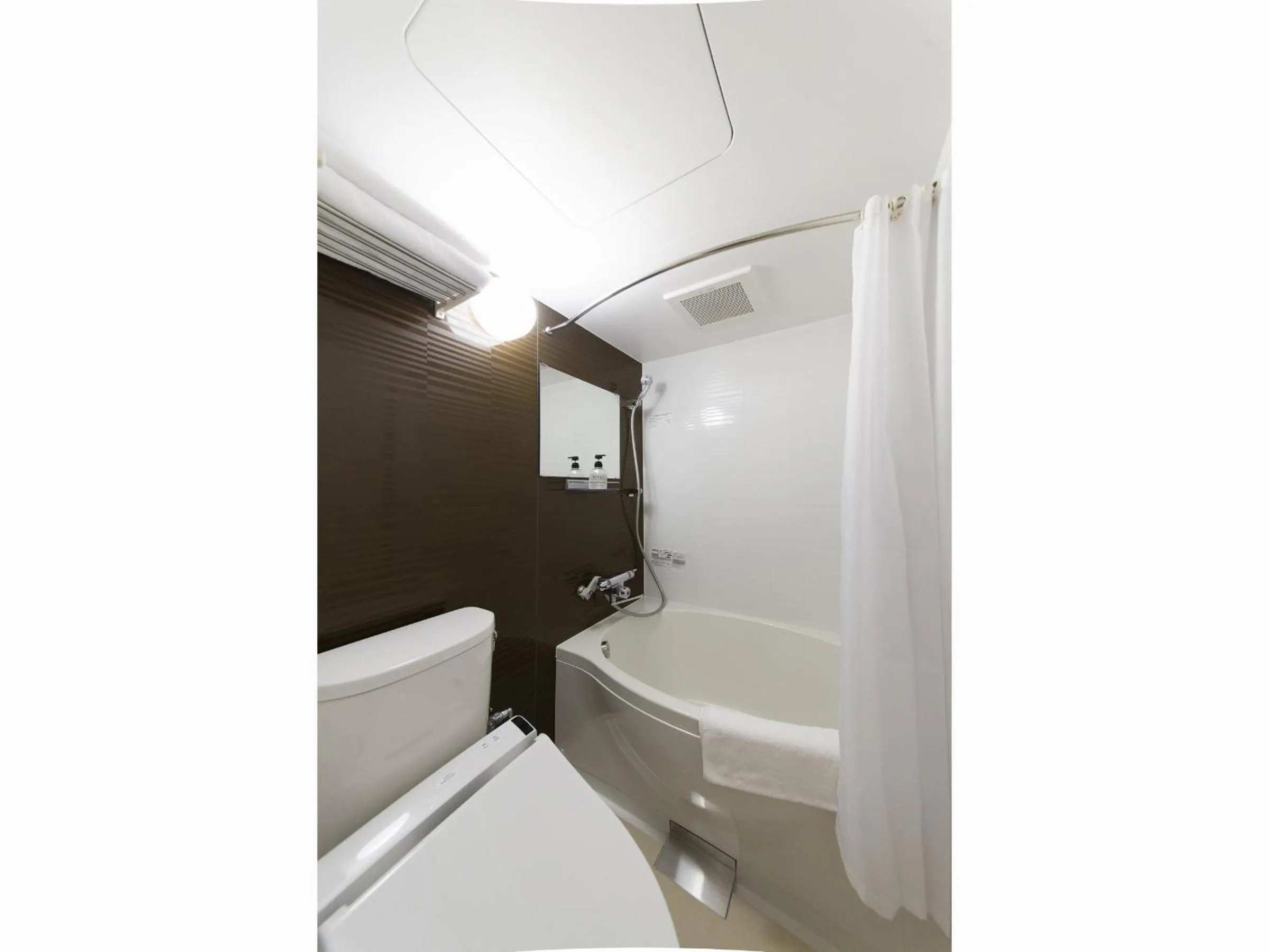 Bathroom in HOTEL HILLARYS Shinsaibashi