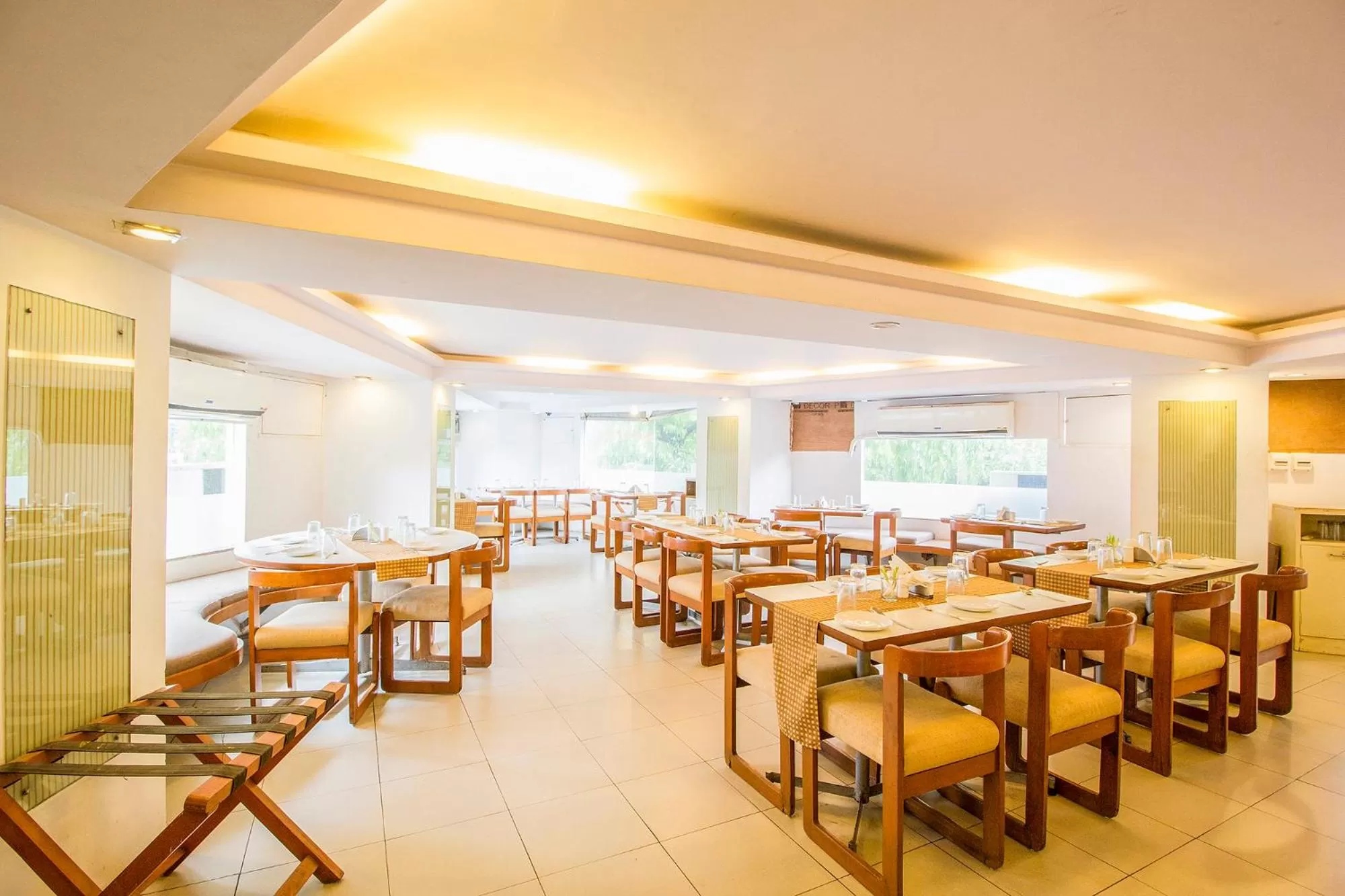 Restaurant/places to eat in FabHotel Kalyan