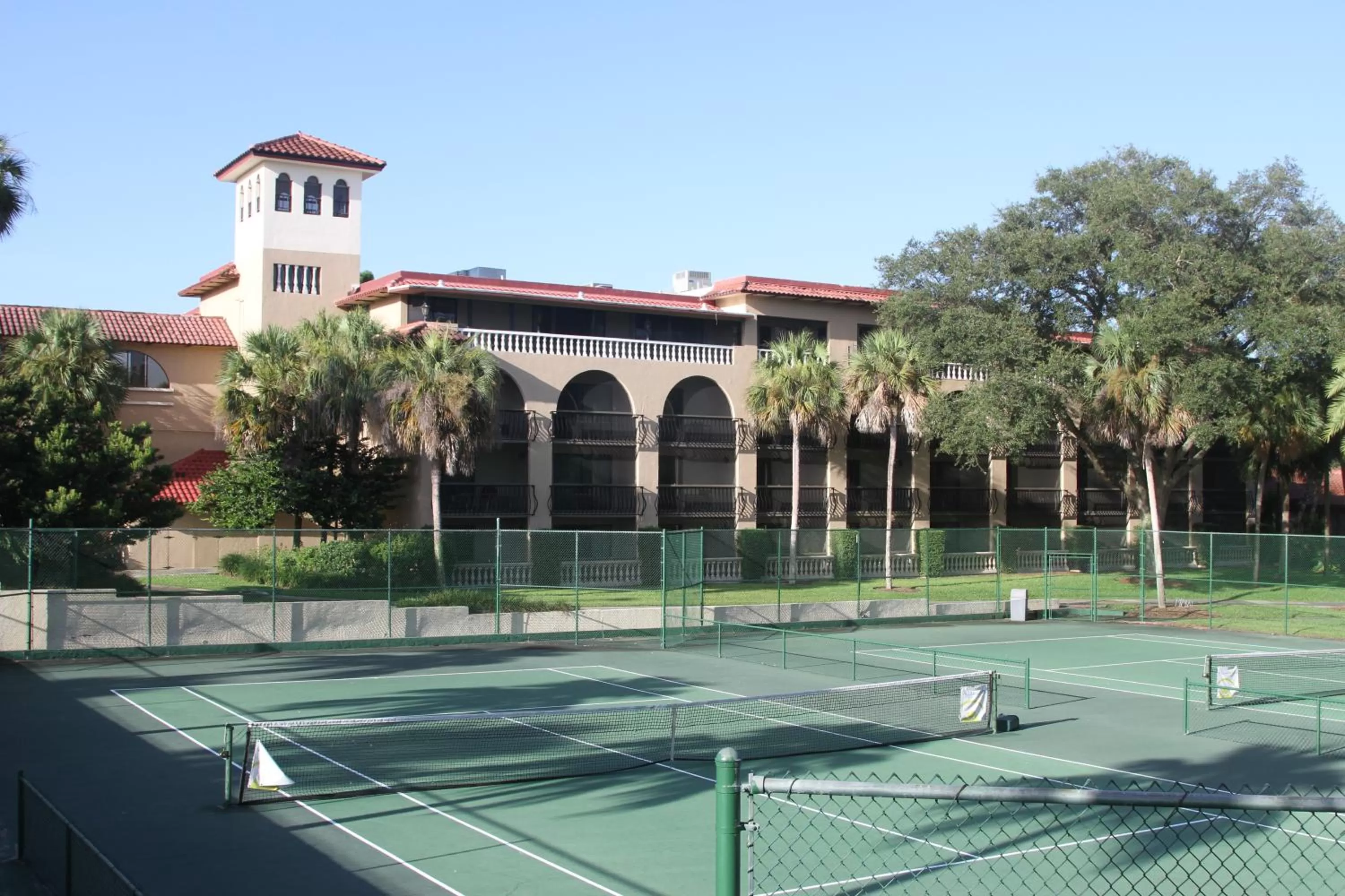 Tennis court in Mission Resort and Club