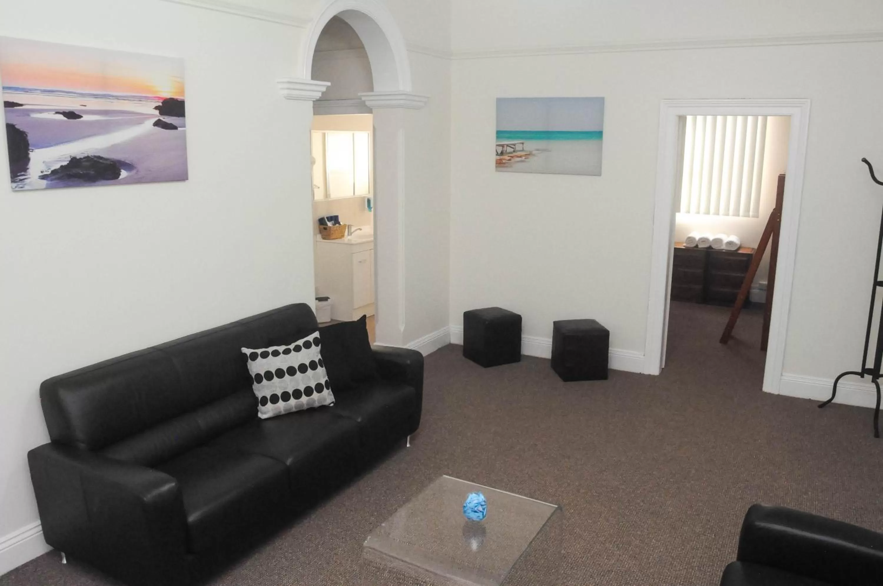 Living room in Dubbo RSL Club Motel