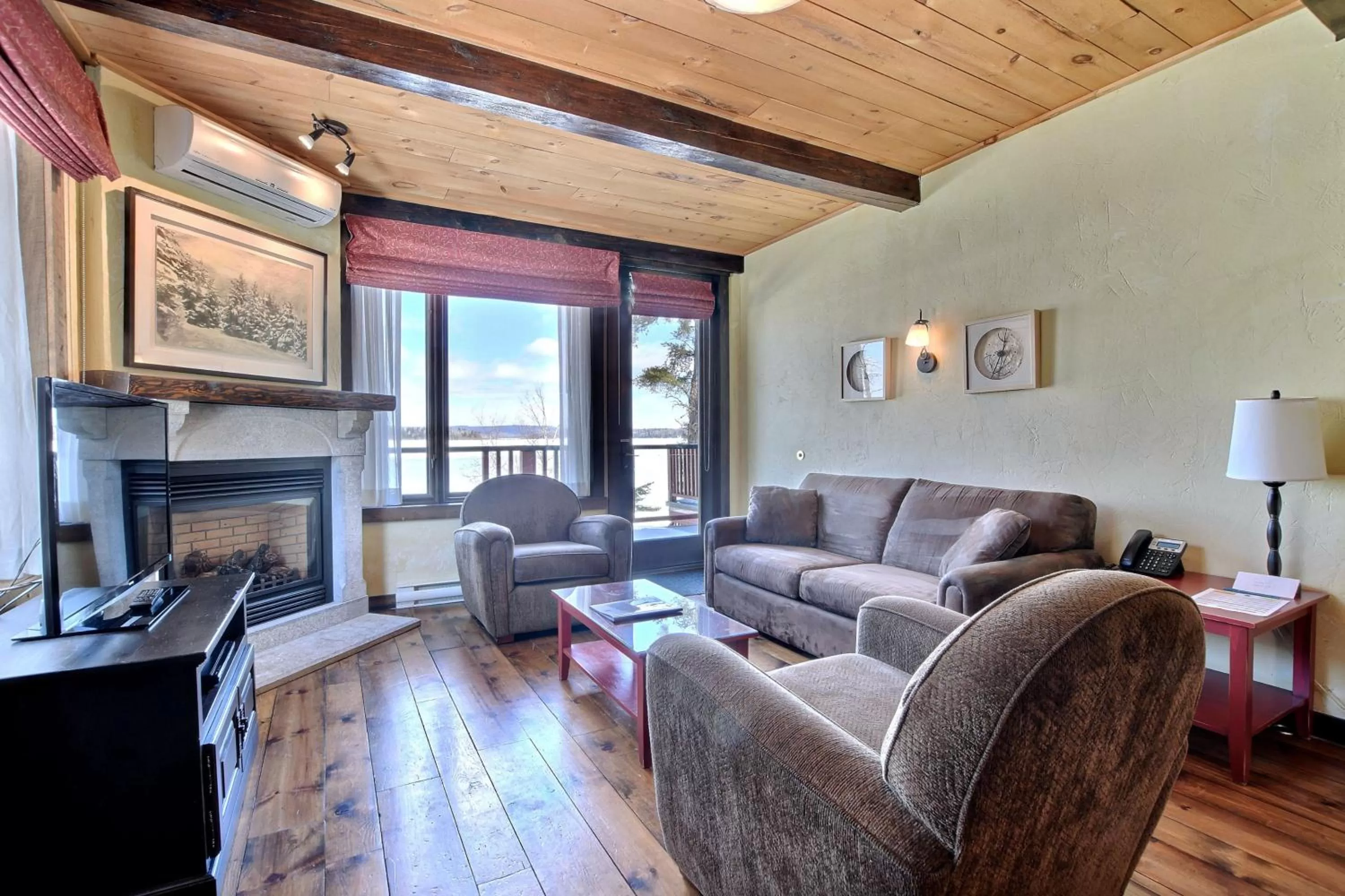 Les Condos Du Lac Taureau- Rooms & Condos