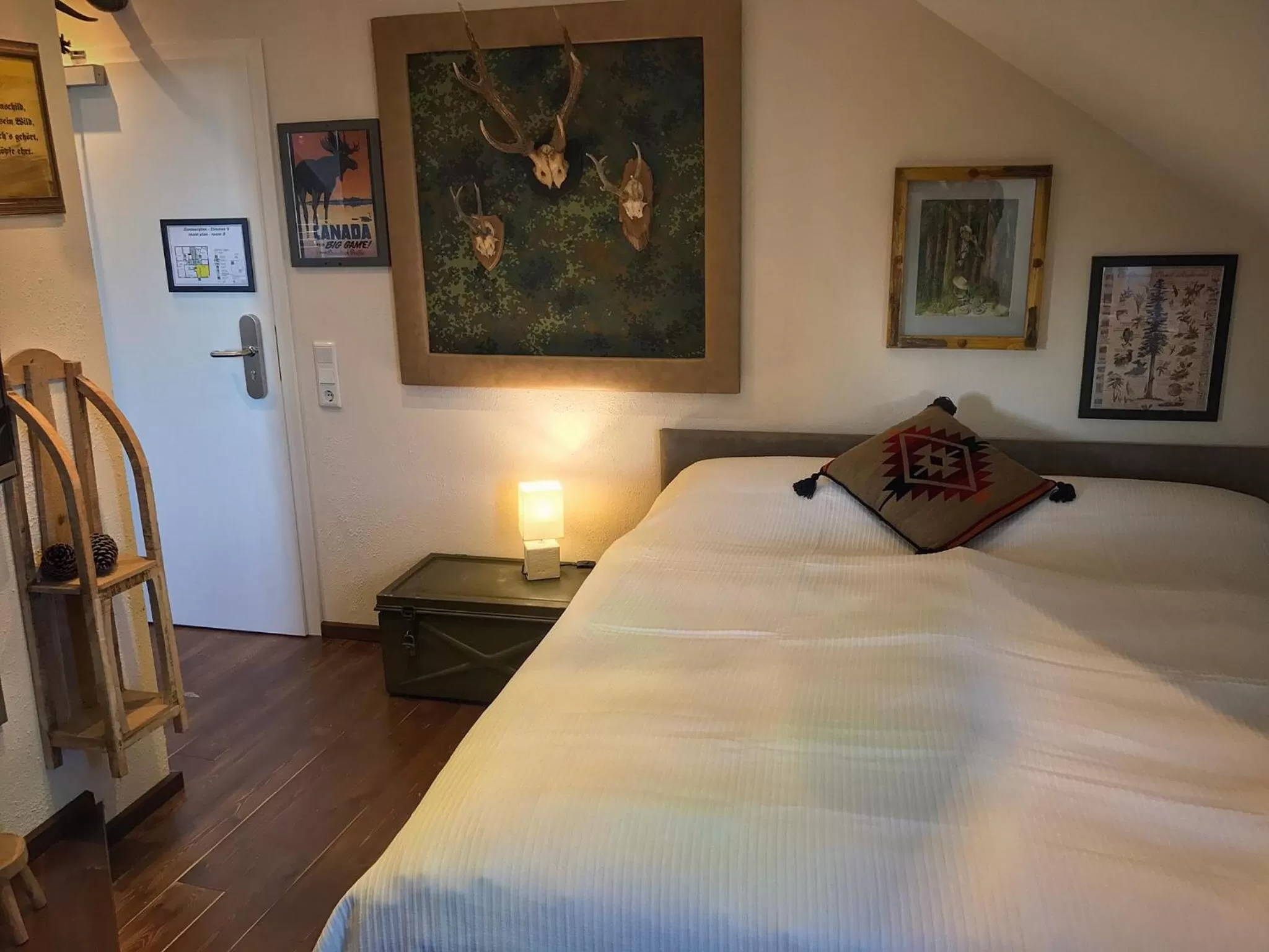 Photo of the whole room, Bed in Road Stop Wuppertal