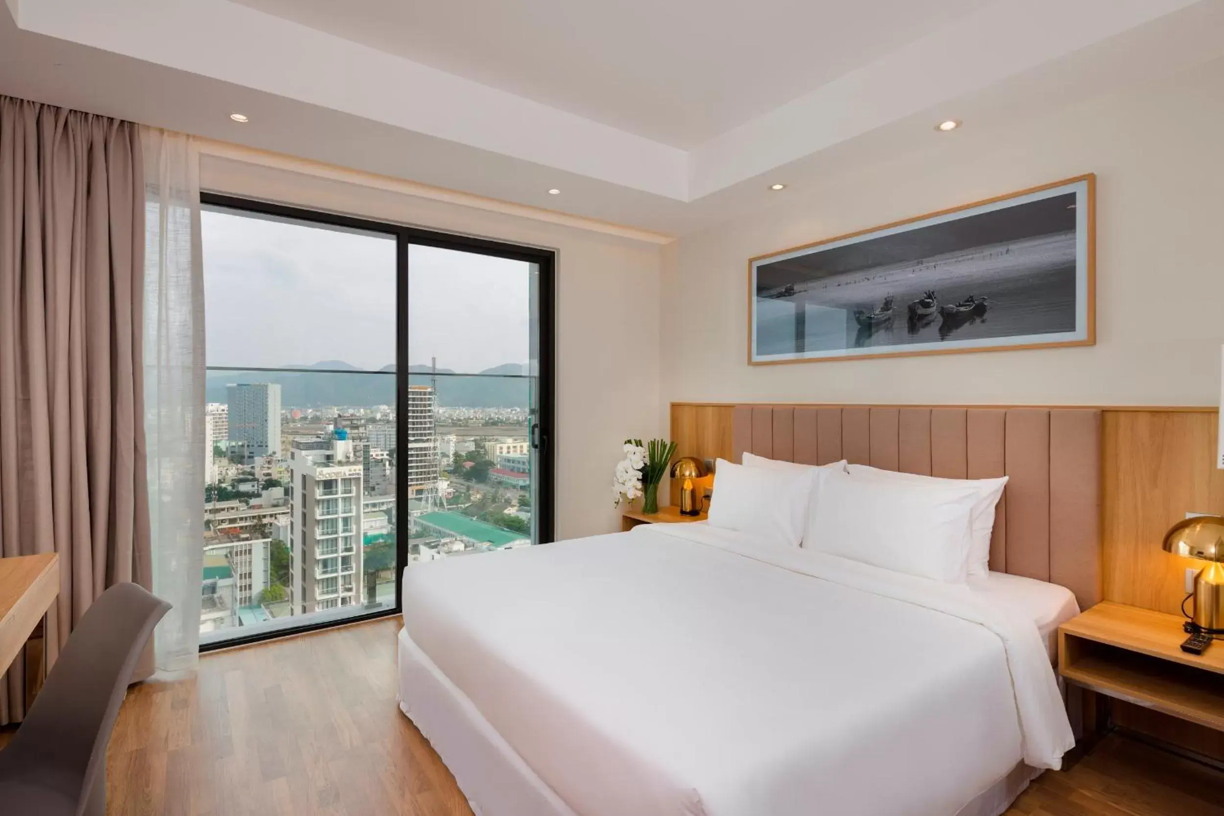 Deluxe Double Room with City View in Nagar Hotel Nha Trang Deluxe Double Room with City View in Nagar Hotel Nha Trang