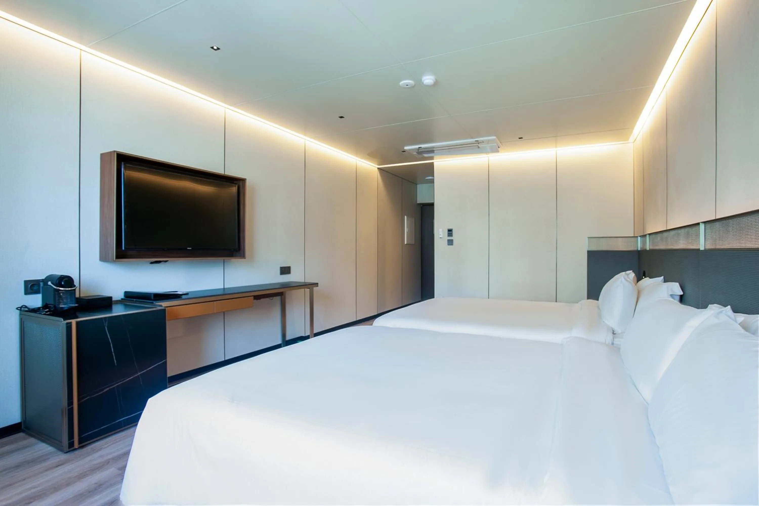 Photo of the whole room in Amber Hotel Jeju