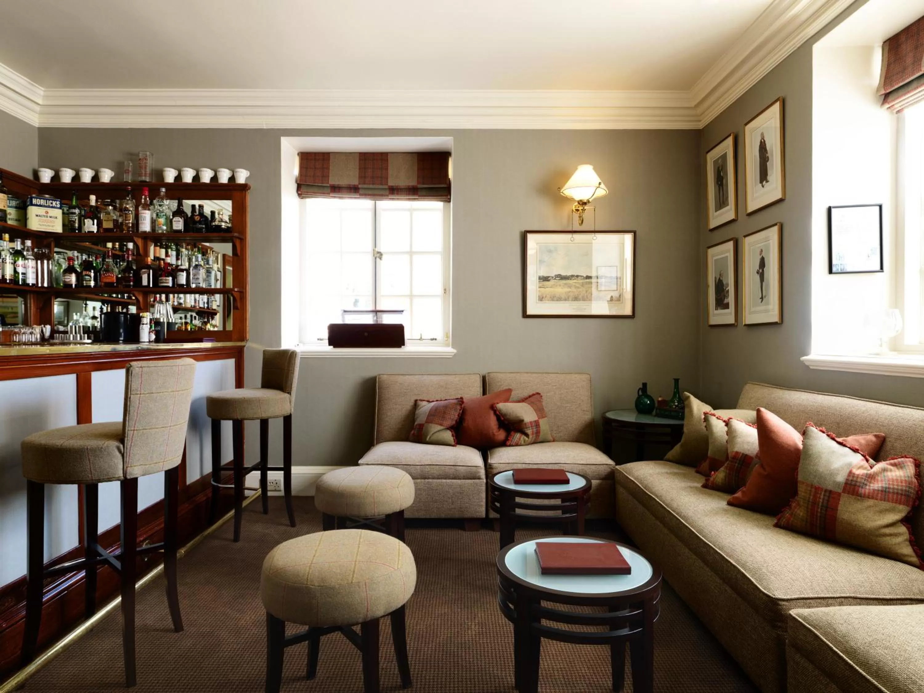 Lounge or bar in Greywalls Hotel & Chez Roux