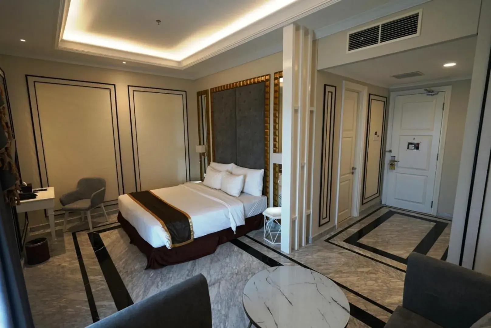 The Grantage Hotel & Sky Lounge The Grantage Hotel & Sky Lounge