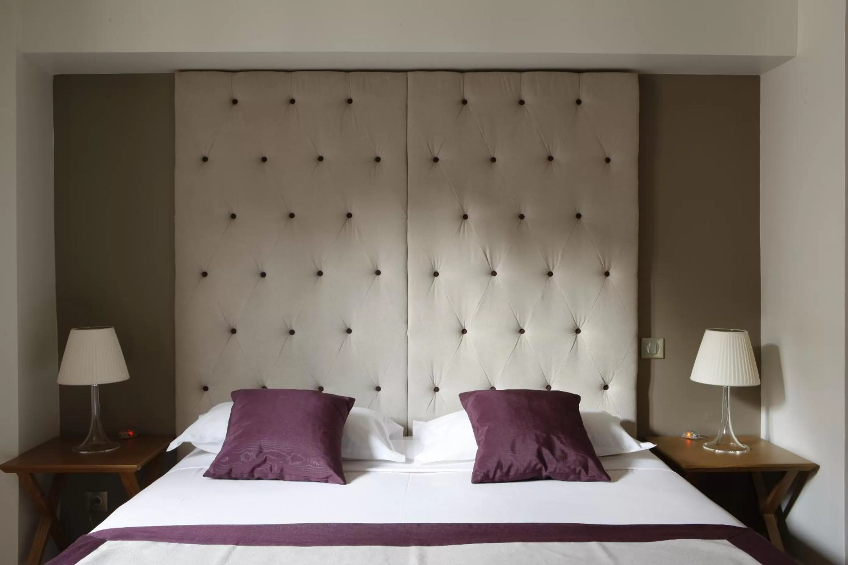 Bed in Windsor Opera