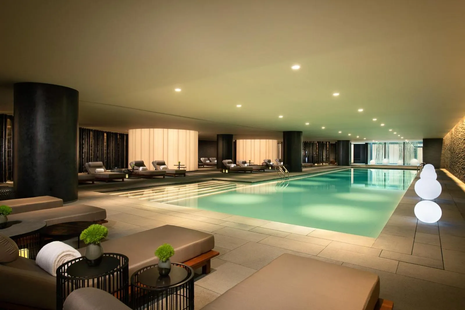 Swimming pool in Upper House Shanghai - Former The Middle House