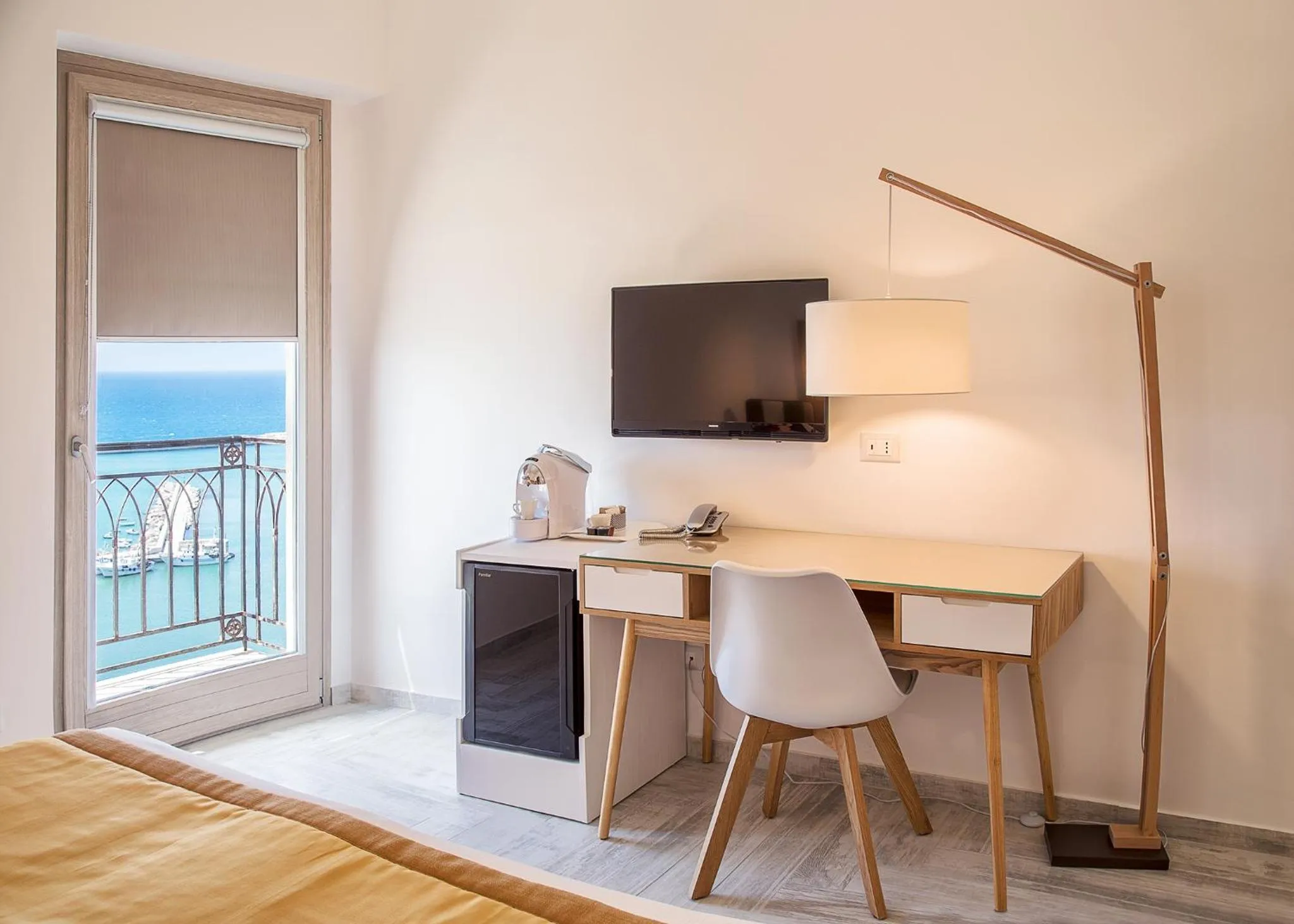 TV and multimedia, Bed in Domus Maris Relais Boutique Hotel