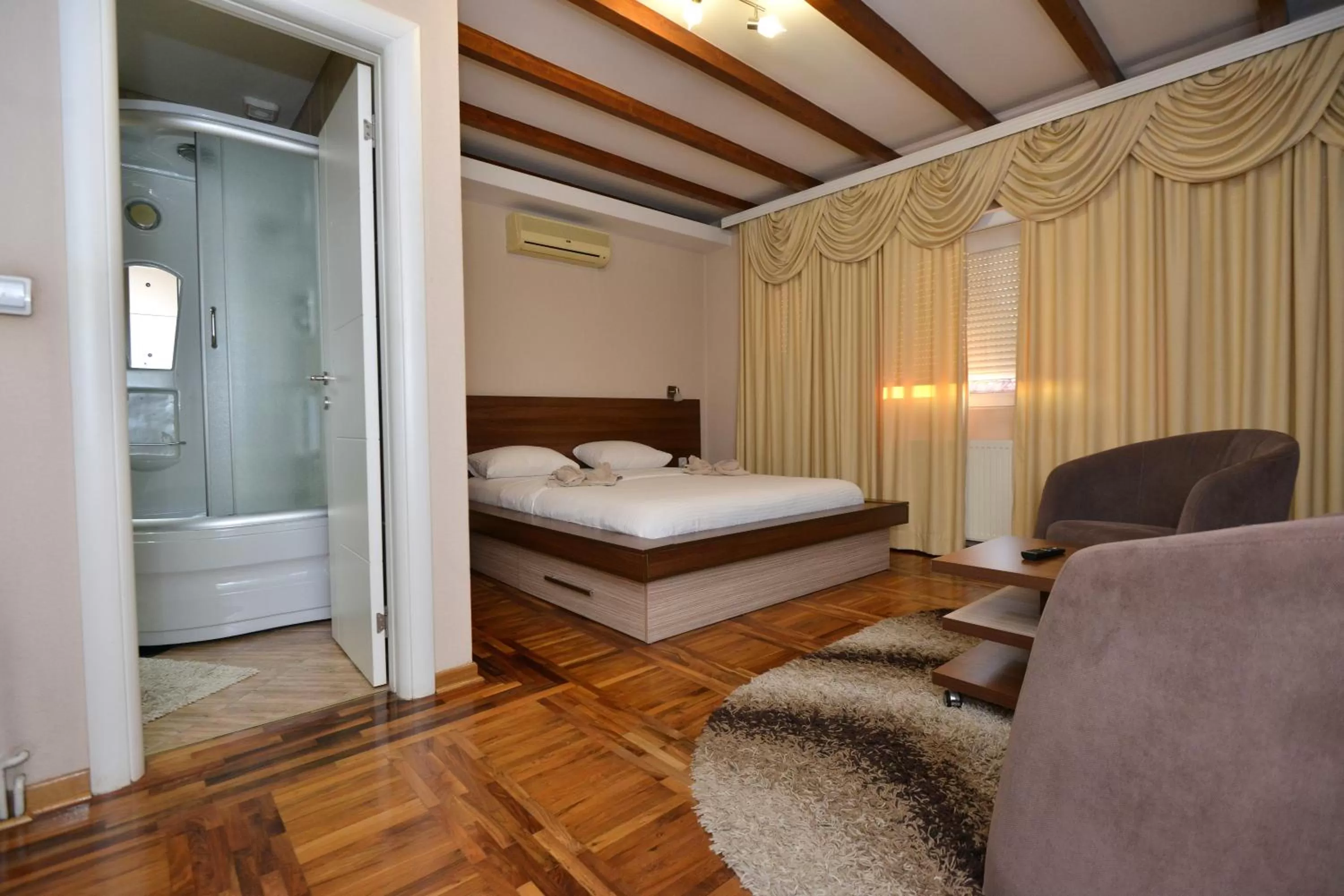 Bed in Garni Hotel Kaća