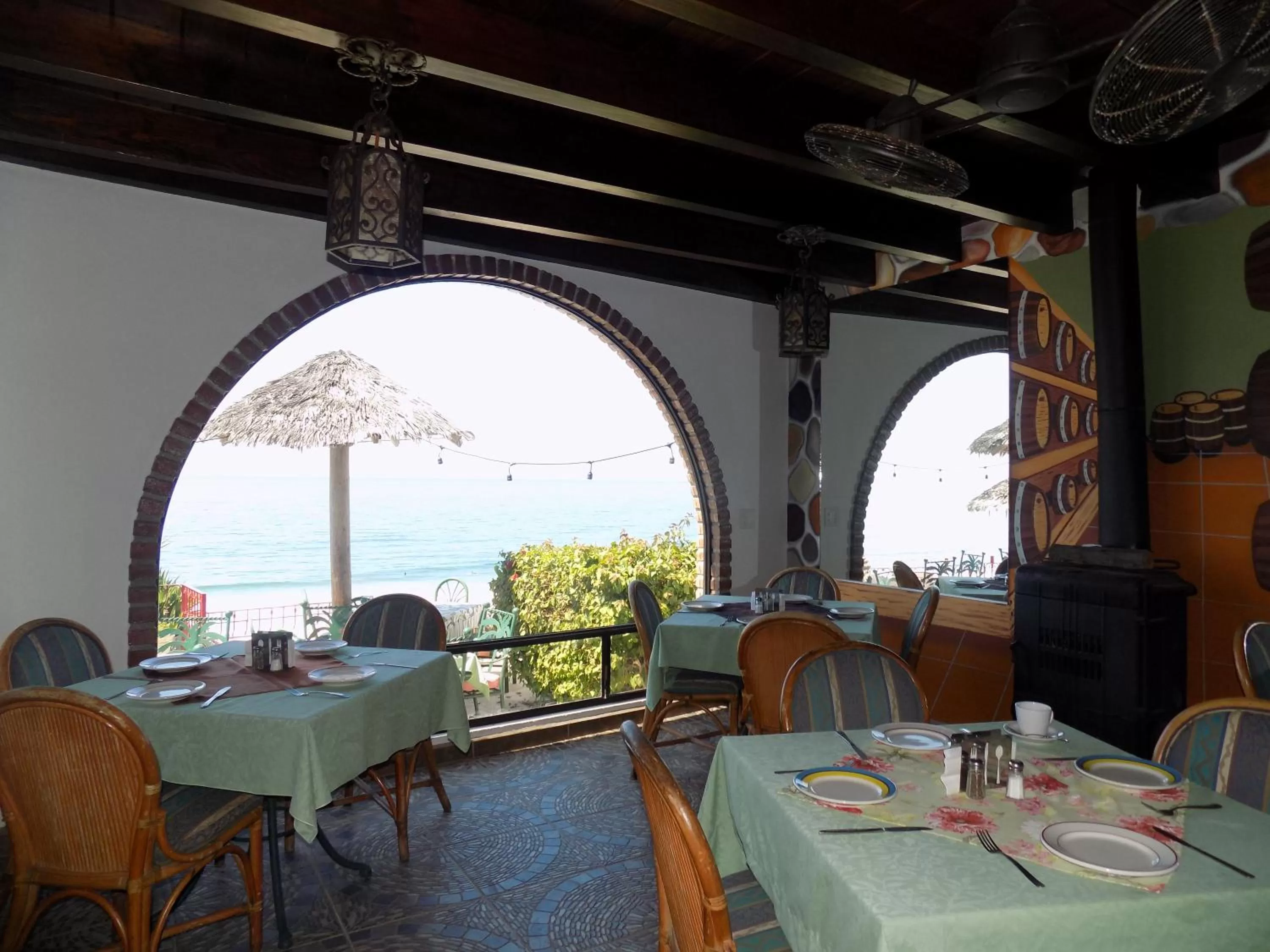 Restaurant/places to eat in Poco Cielo Hotel