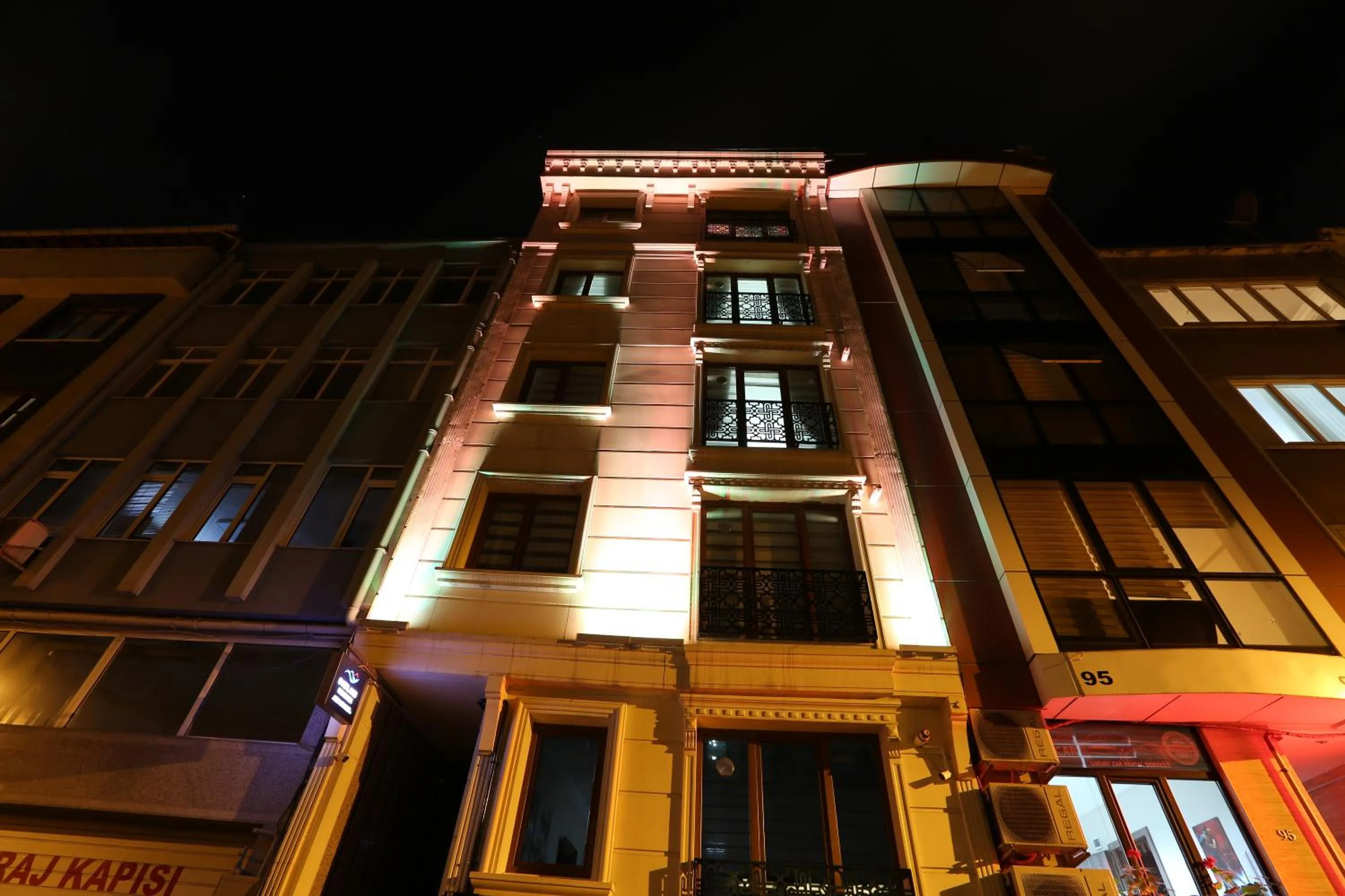 Facade/entrance in Overland Residence