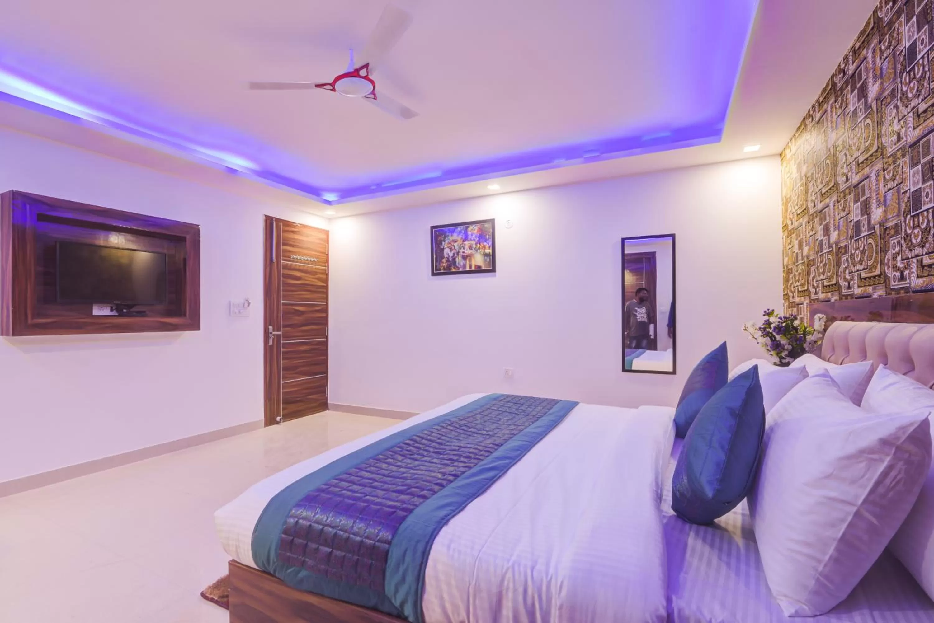 Bed in Hotel Festival Mahipalpur At Delhi Airport