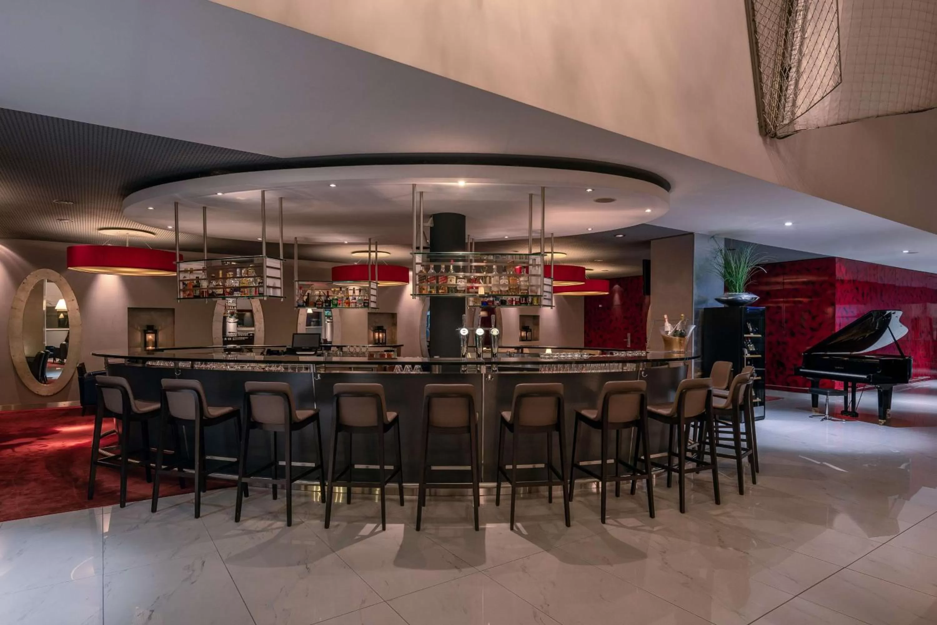 Lounge or bar in Hilton Geneva Hotel and Conference Centre