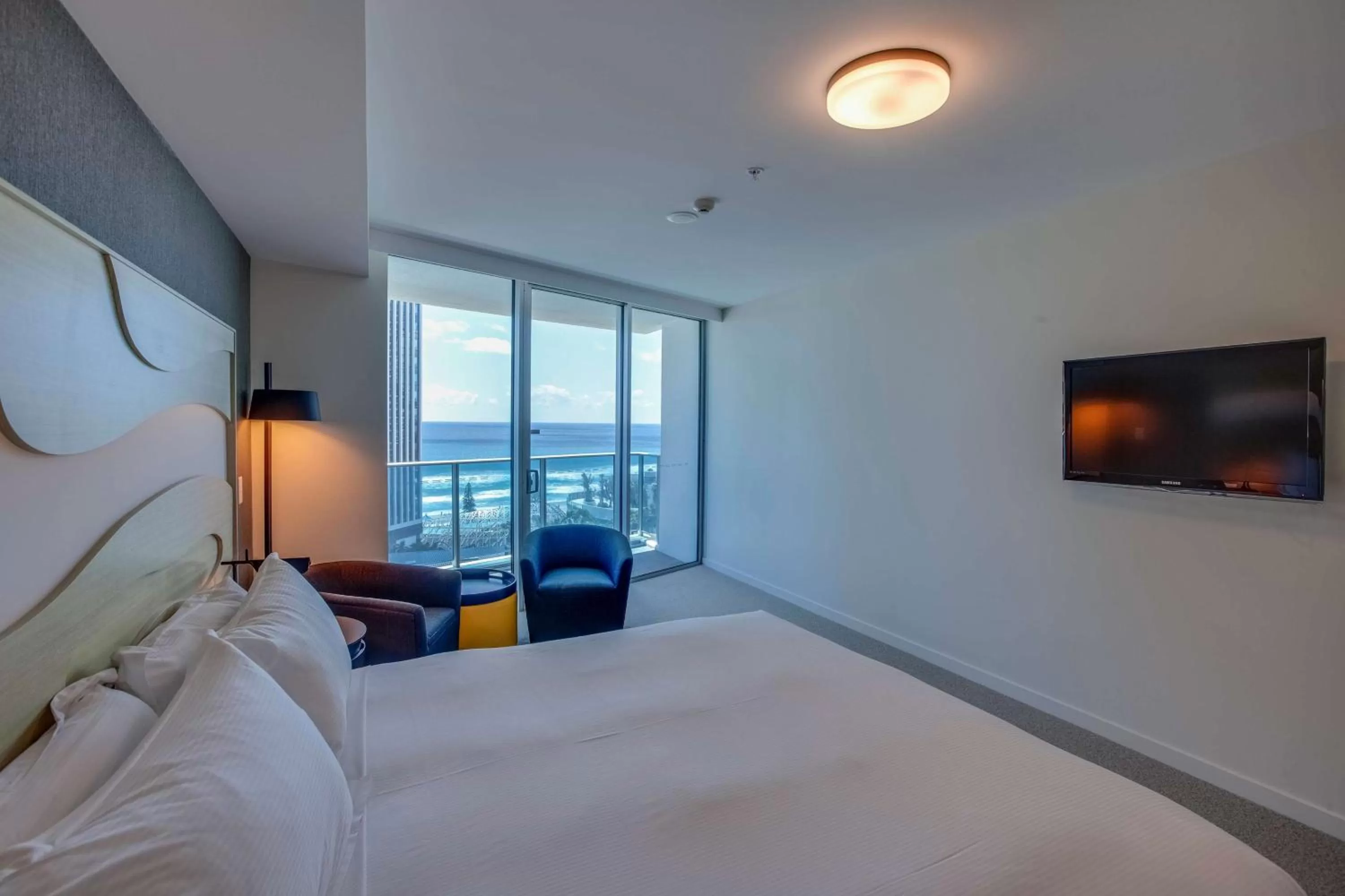 Bed in Hilton Surfers Paradise Hotel & Residences
