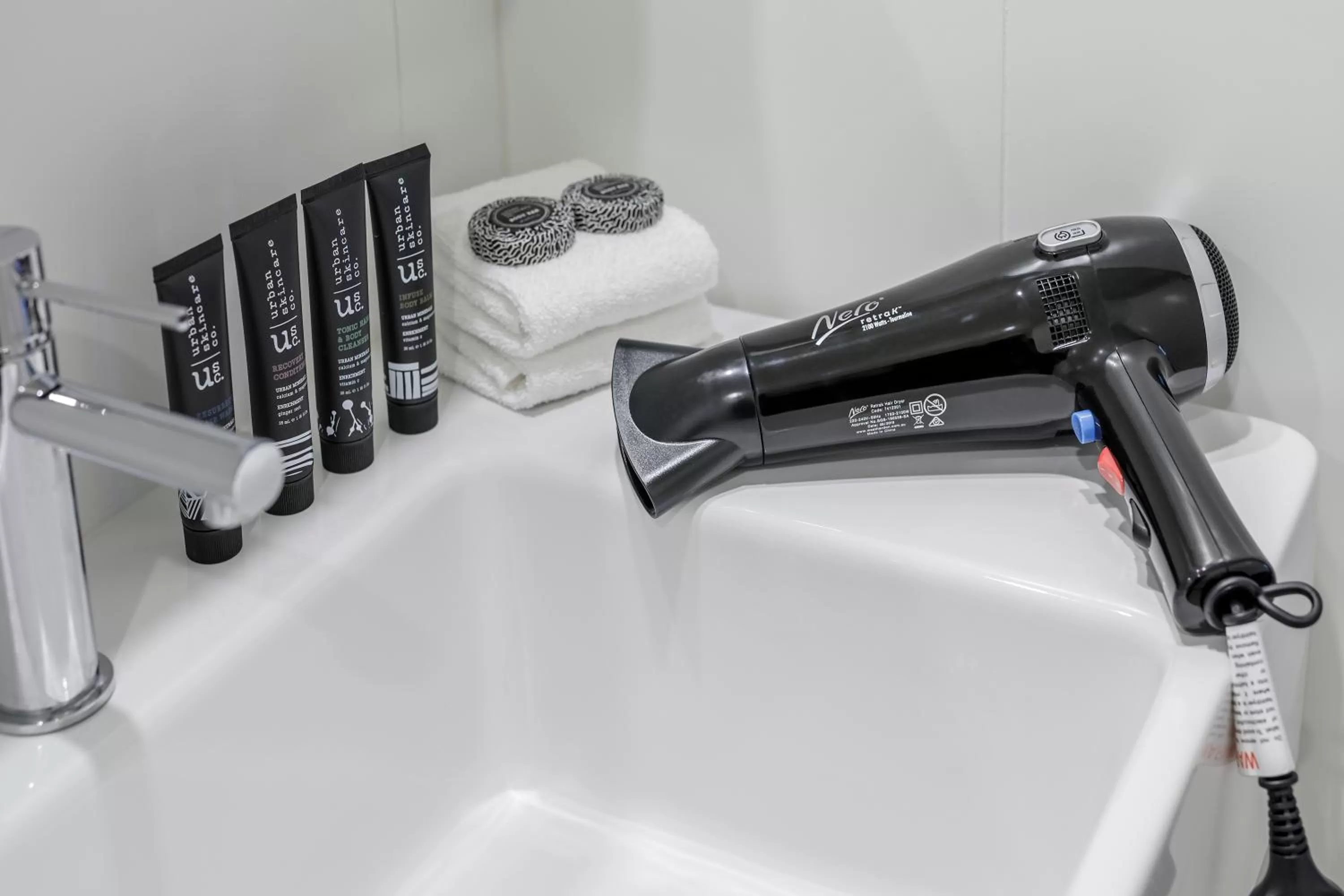 Bathroom in Brady Apartment Hotel Hardware Lane