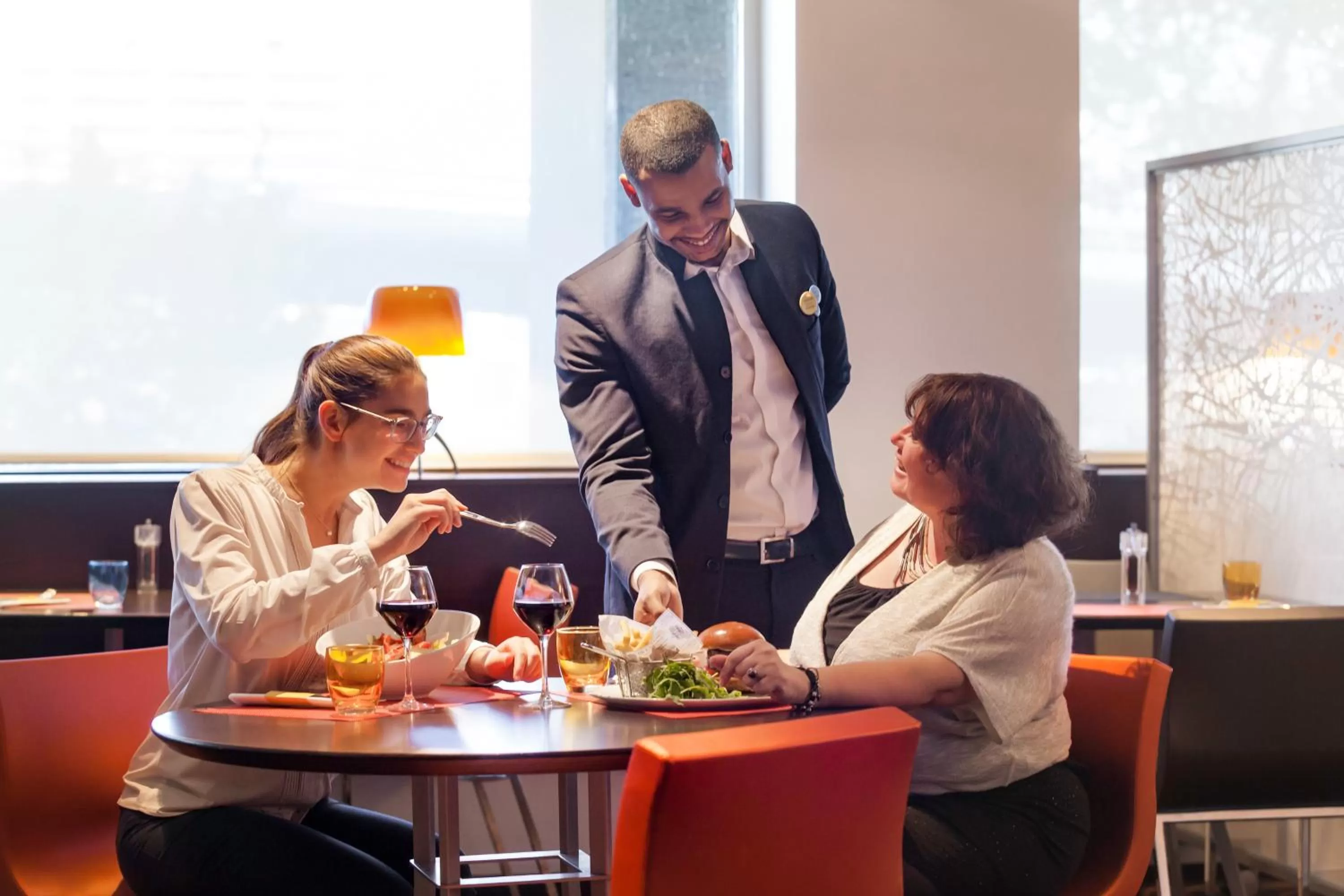 Staff in Novotel Paris La Defense Esplanade