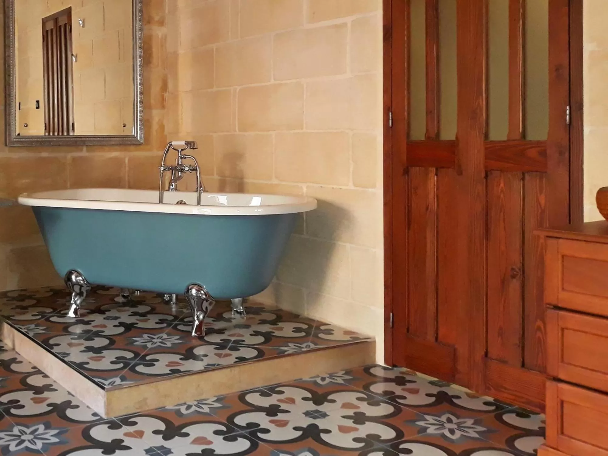 Bath in The 3Cities Auberge