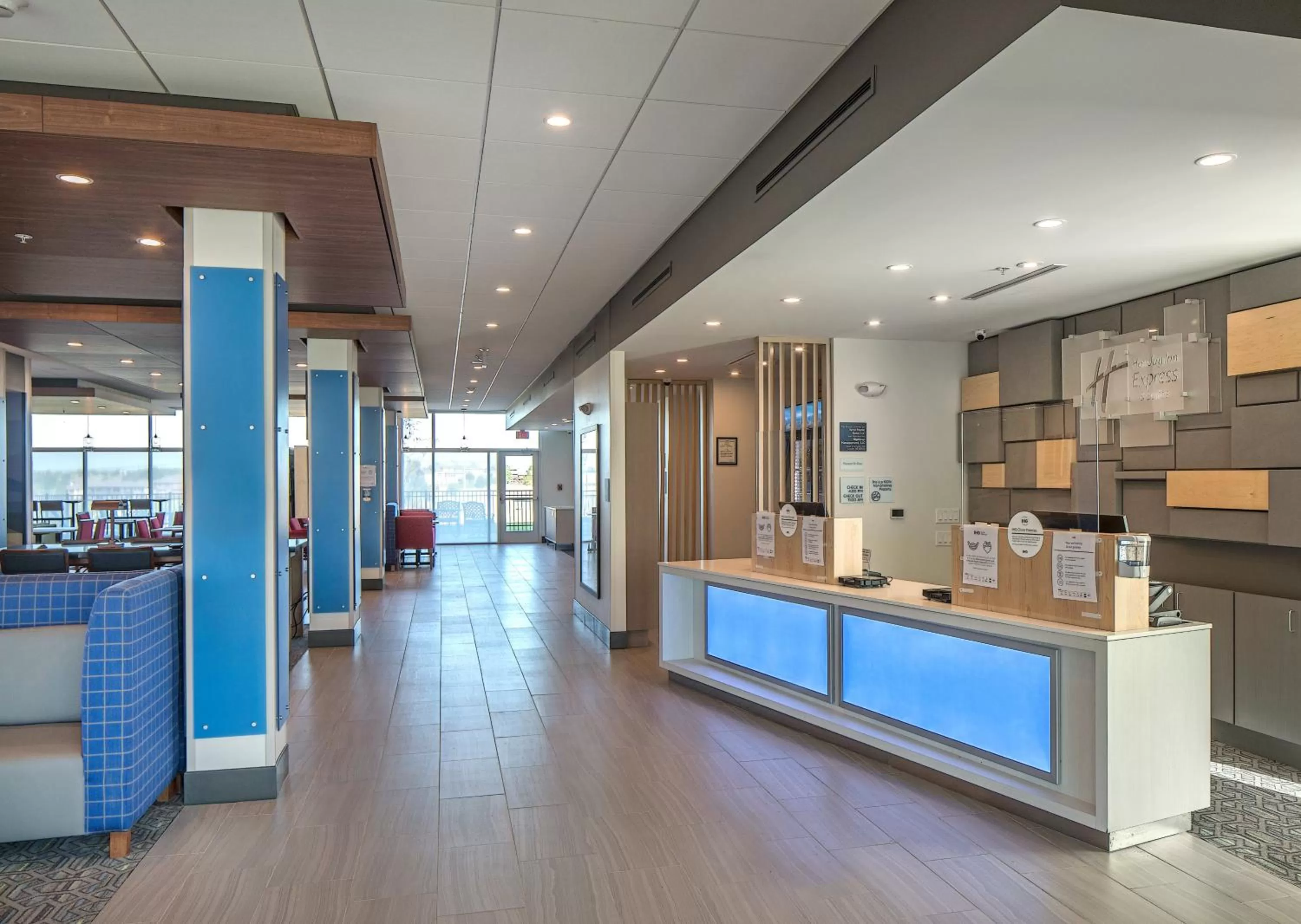 Property building in Holiday Inn Express & Suites - West Omaha - Elkhorn by IHG