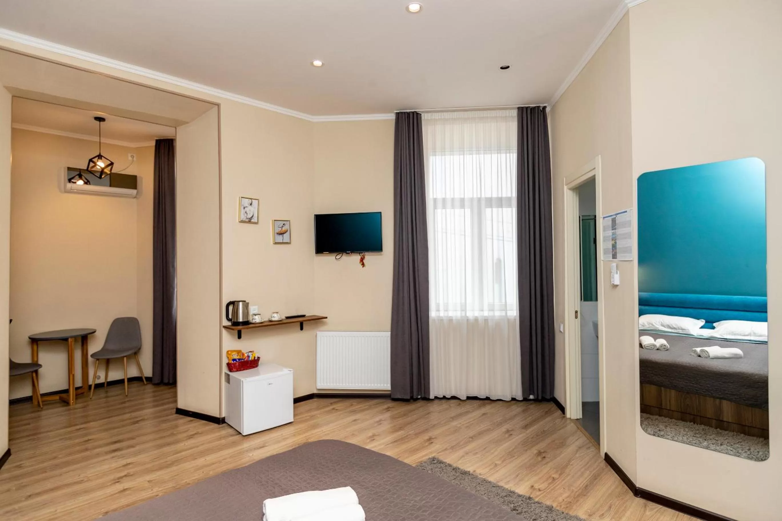 TV and multimedia, TV/Entertainment Center in Hotello