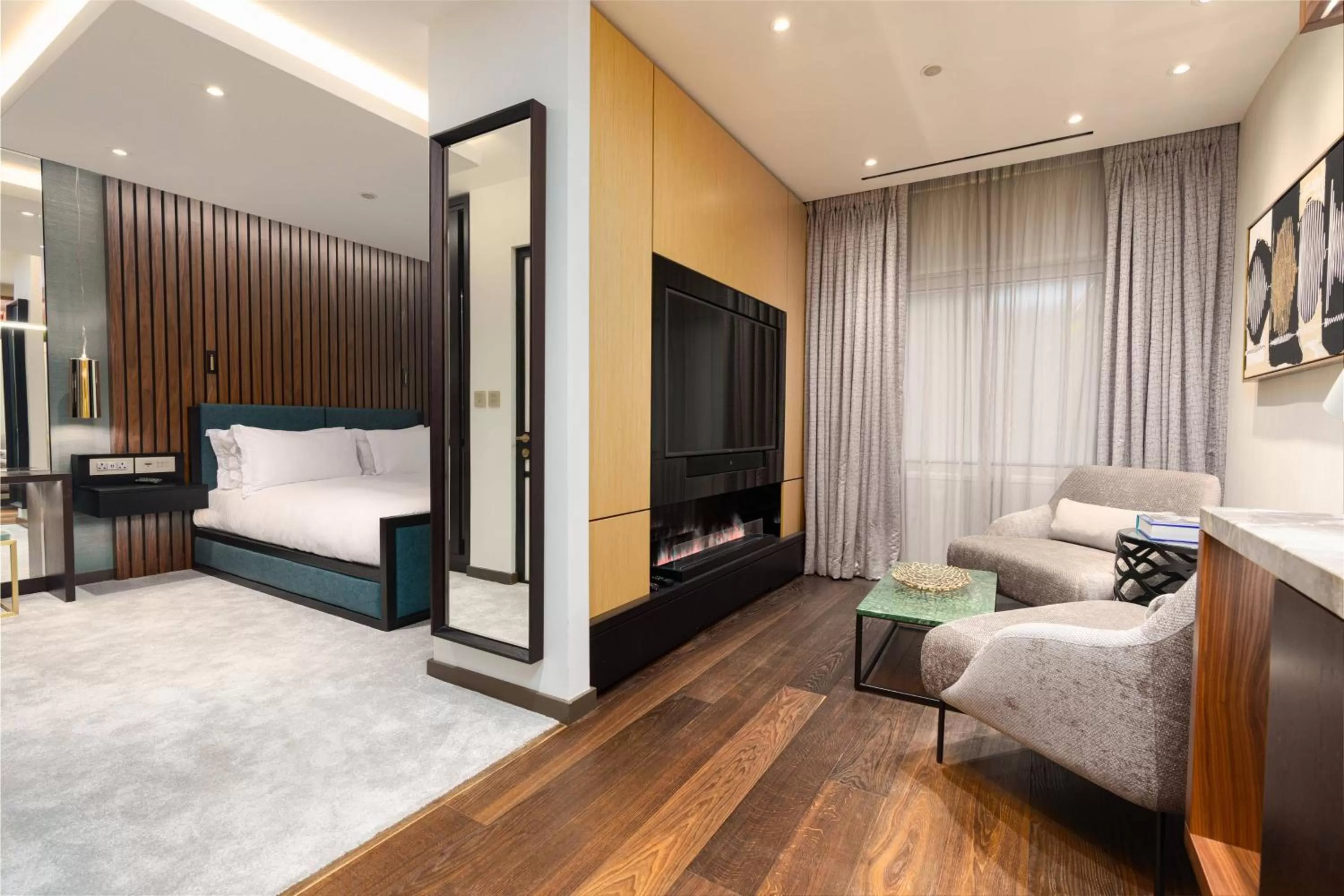 Living room, Bed in Middle Eight - Covent Garden - Preferred Hotels and Resorts