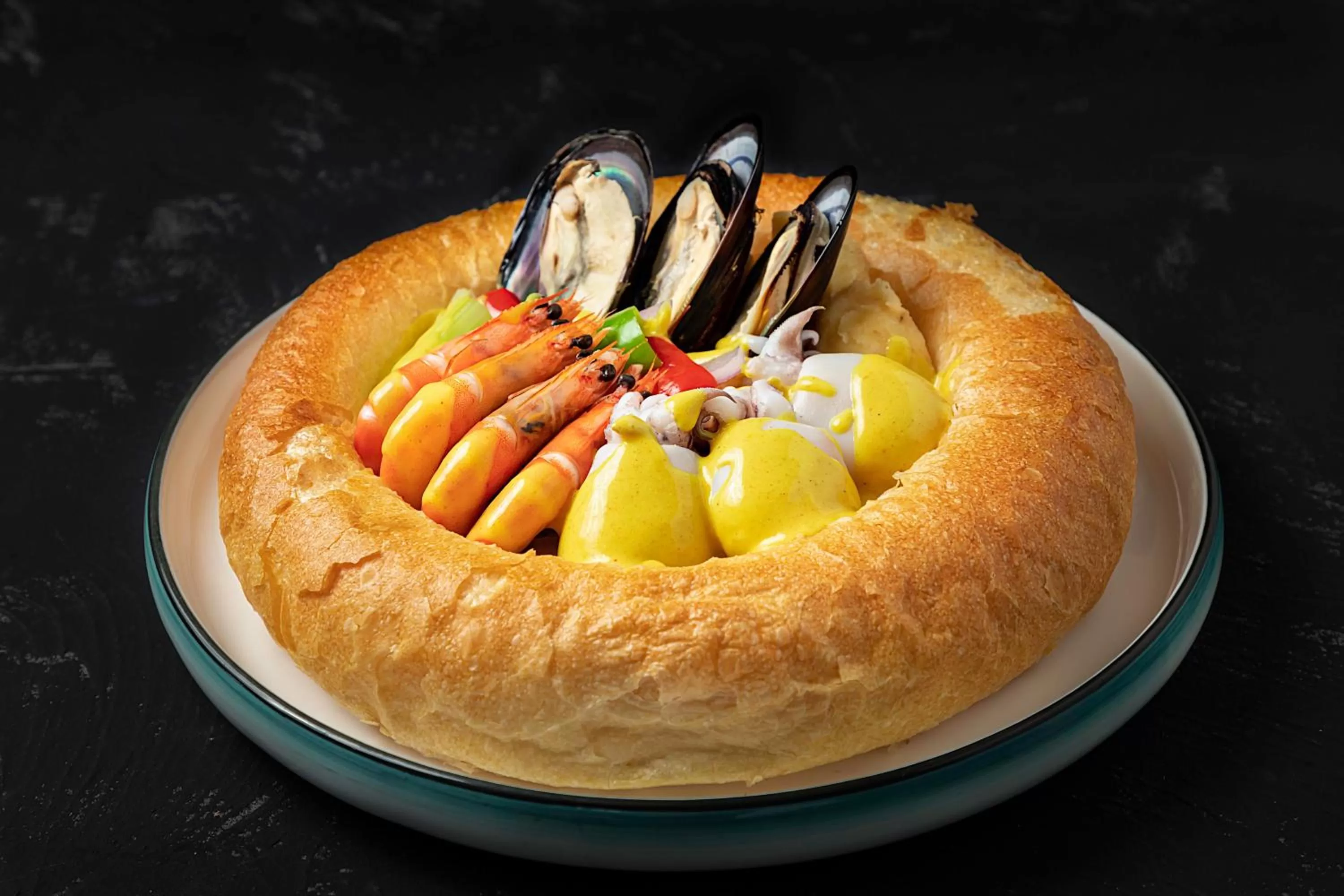 Restaurant/places to eat in Holiday Inn Guangzhou South Lake-an lHG Hotel