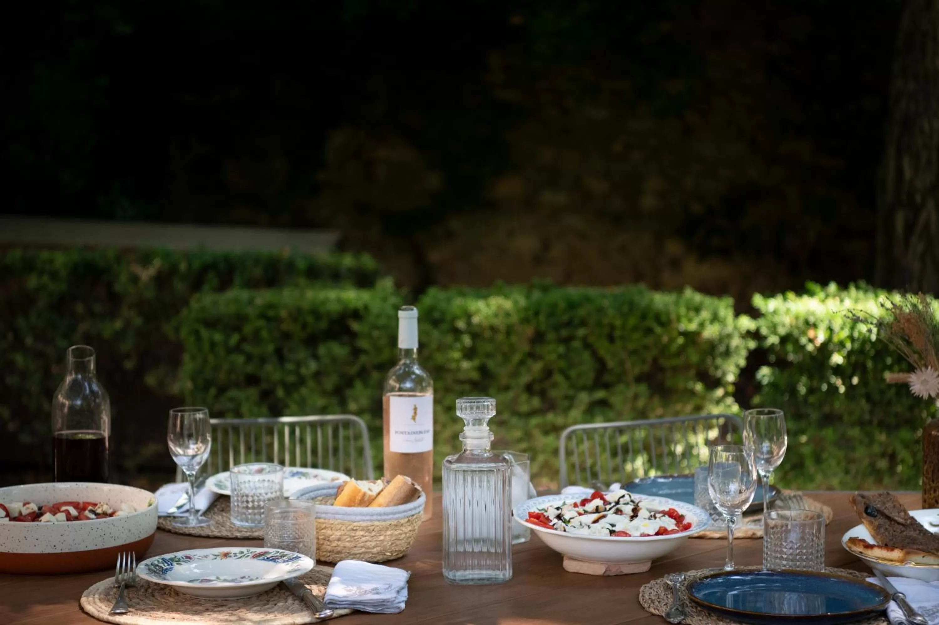 Restaurant/places to eat in Maison Sumiane