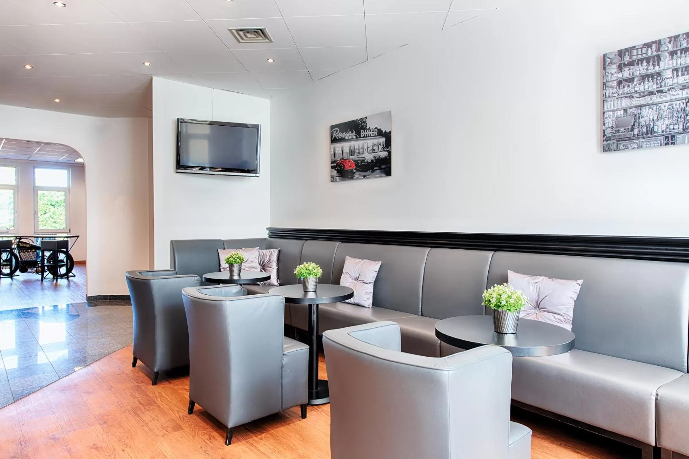 Lounge or bar in ACHAT Hotel Hockenheim