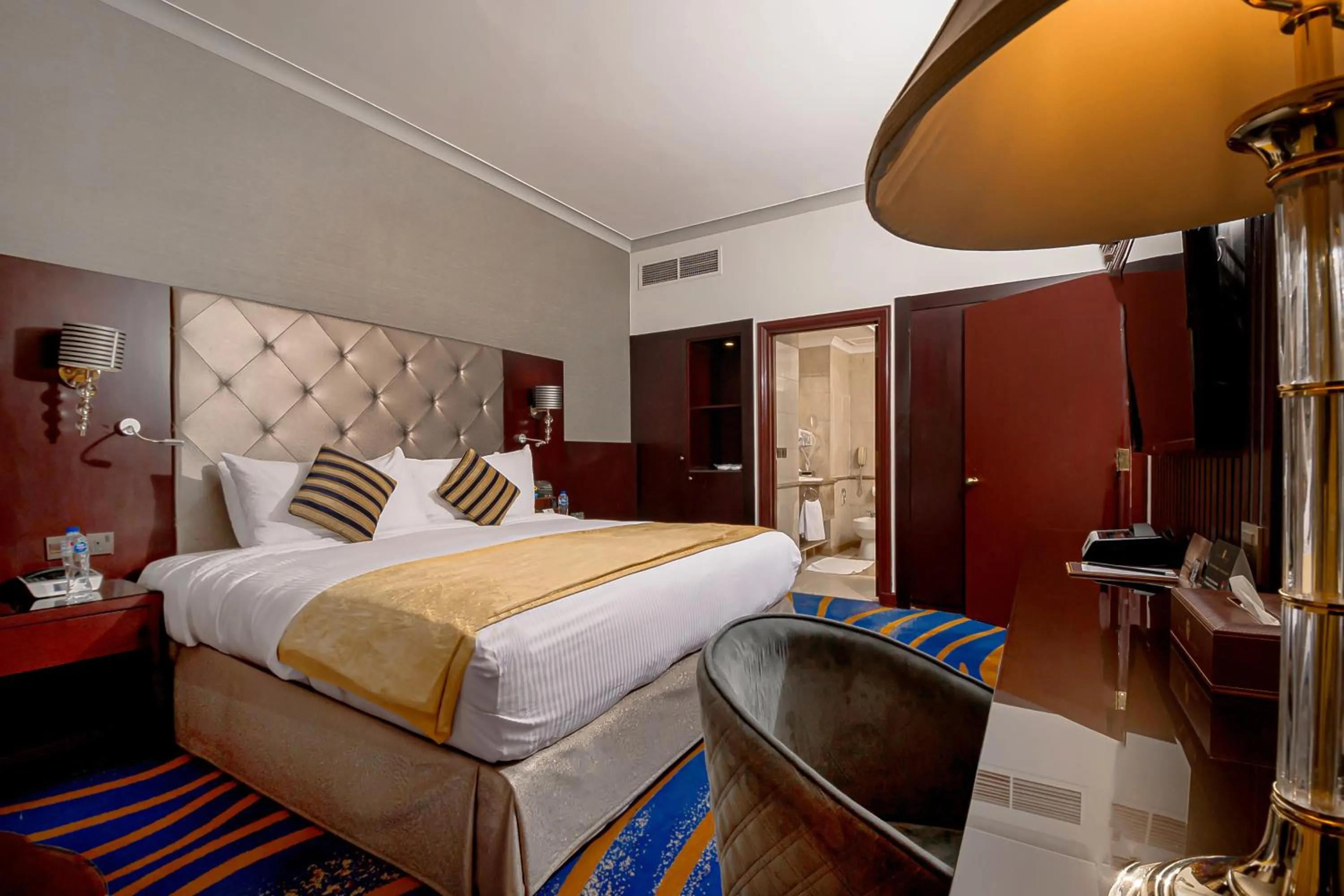 Business suite 1-Bedroom with Corner View  in Dar Al Taqwa Hotel