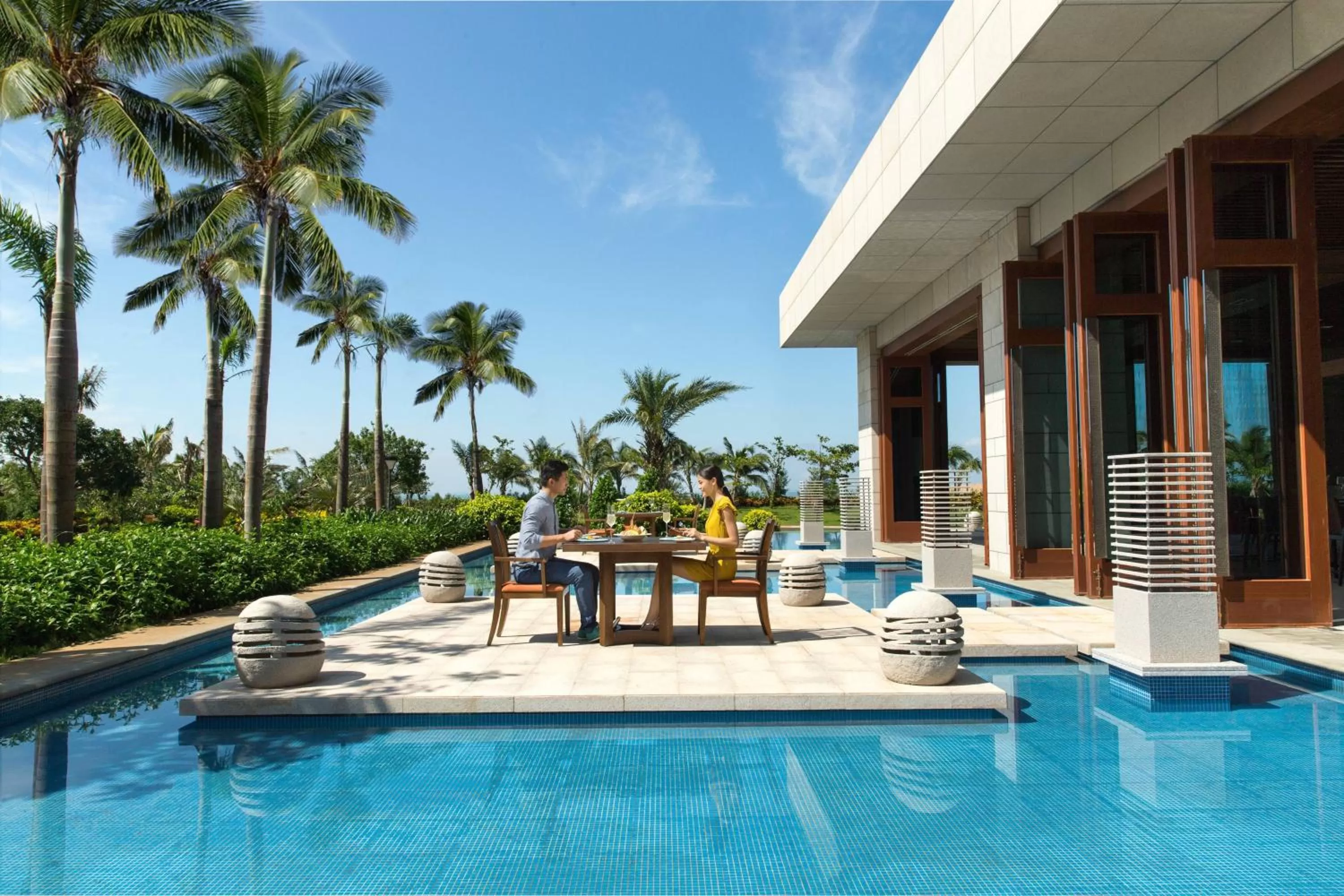 Lounge or bar in Haikou Marriott Hotel