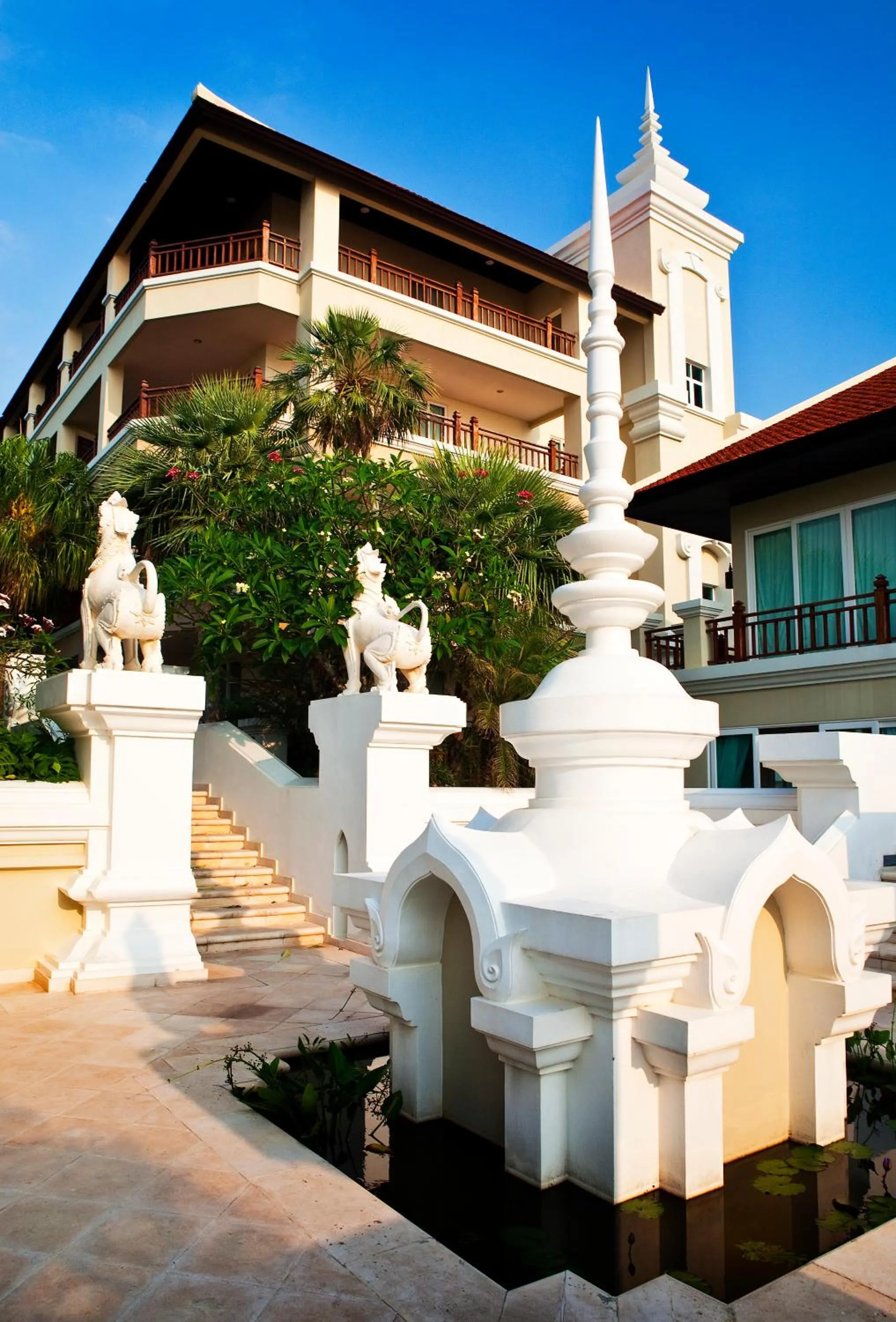 Facade/entrance in Dor-Shada Resort By The Sea