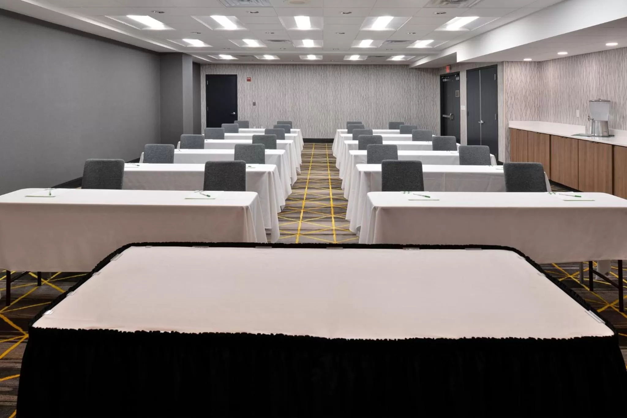 Meeting/conference room in Holiday Inn Hotel & Suites Overland Park-Convention Center by IHG