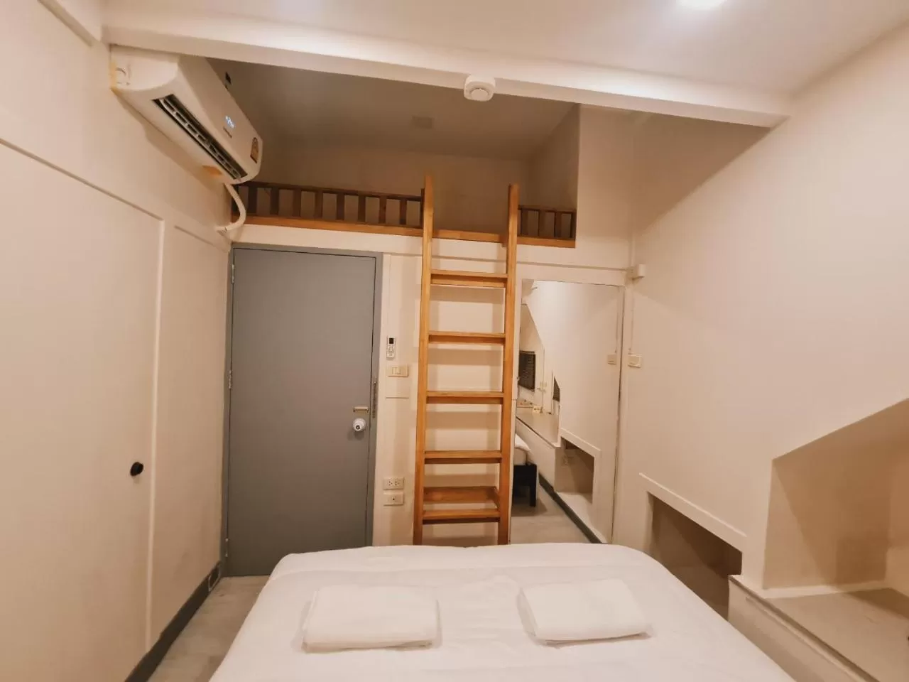 Bed in Suraya Bangkok