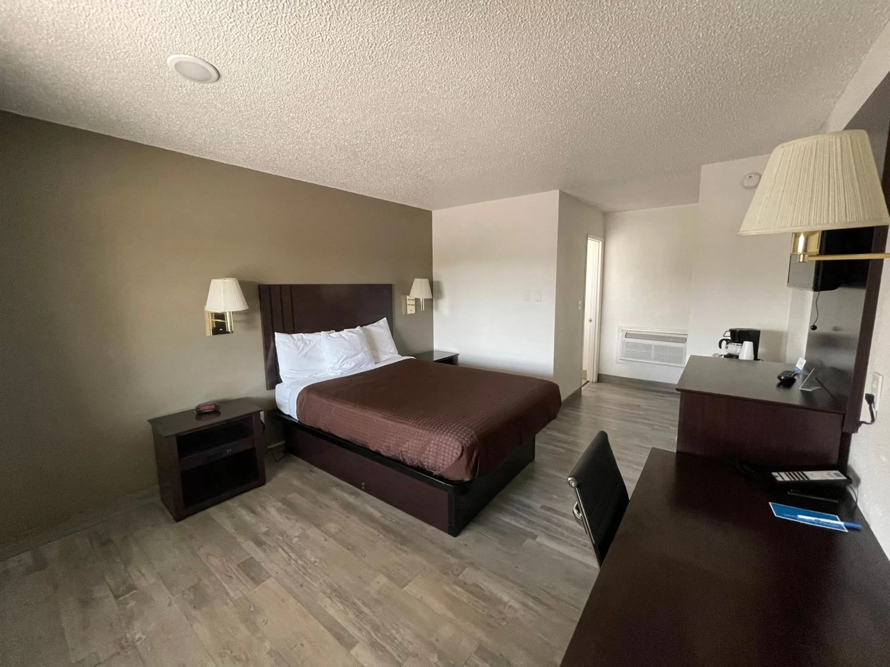 Bedroom, Bed in Motel 6 Hermiston OR Umatilla