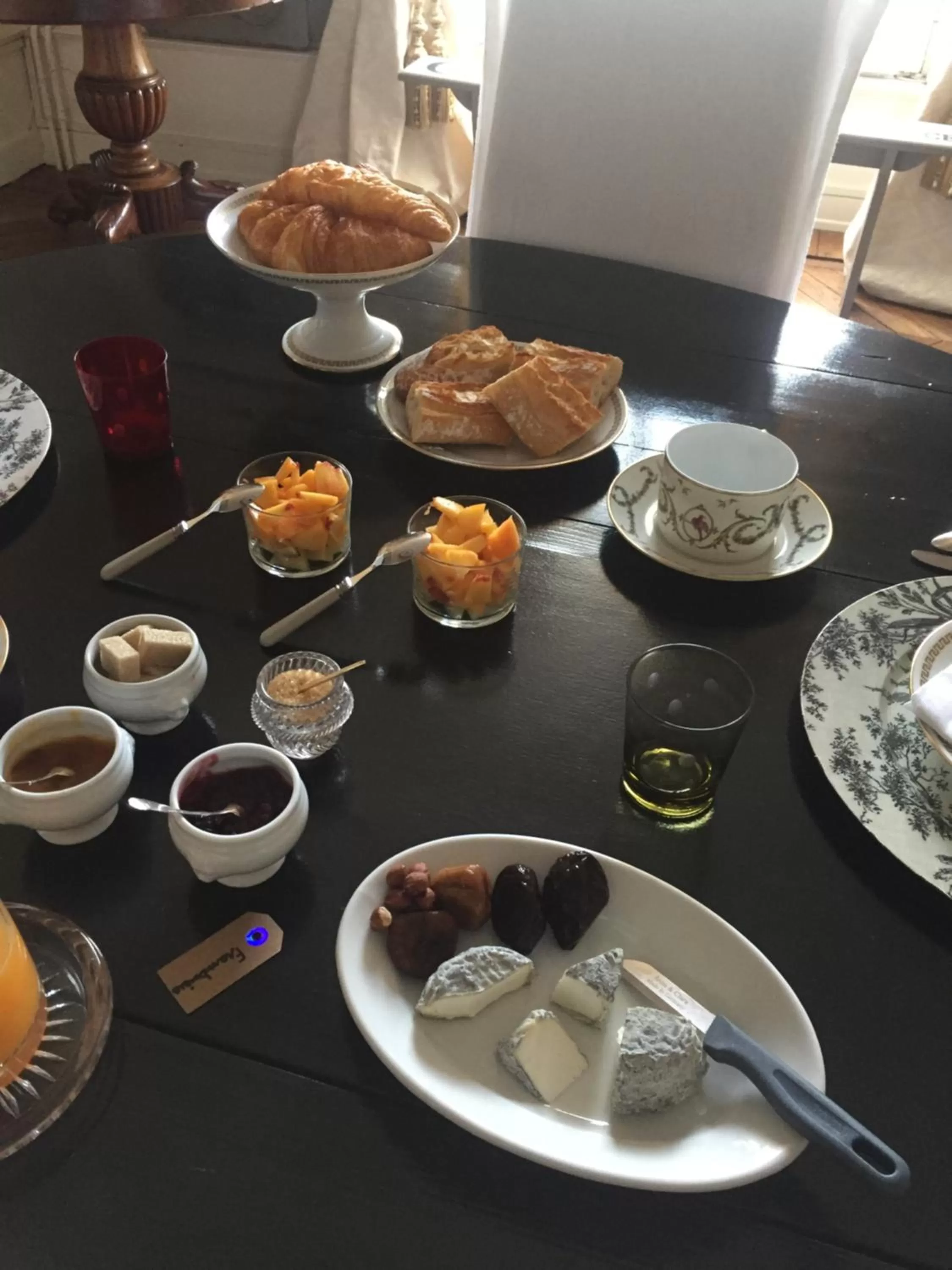 Food in Au 16 Place Saint Louis