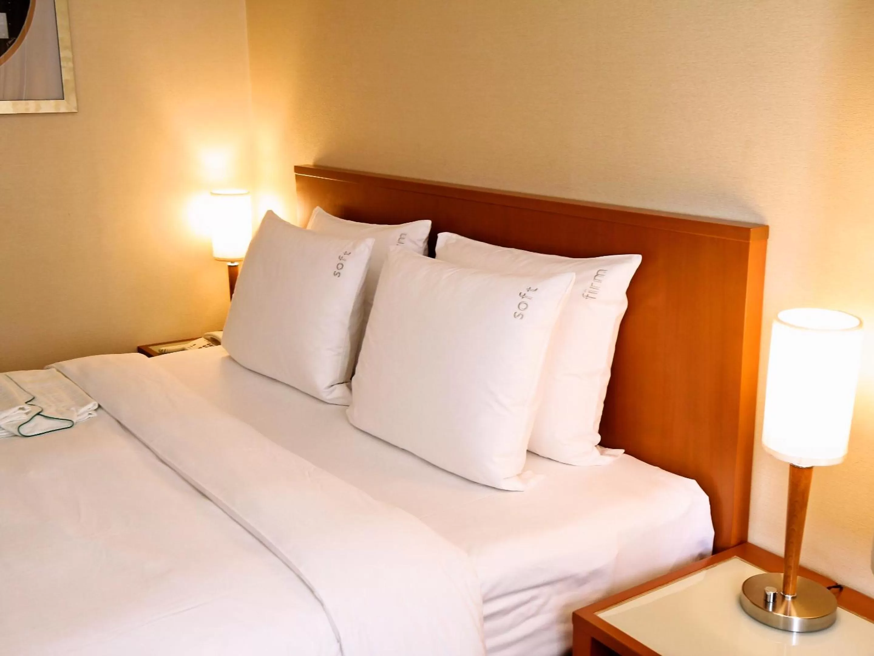 1 King Premium Non Smoking - single occupancy in ANA Holiday Inn Sendai by IHG