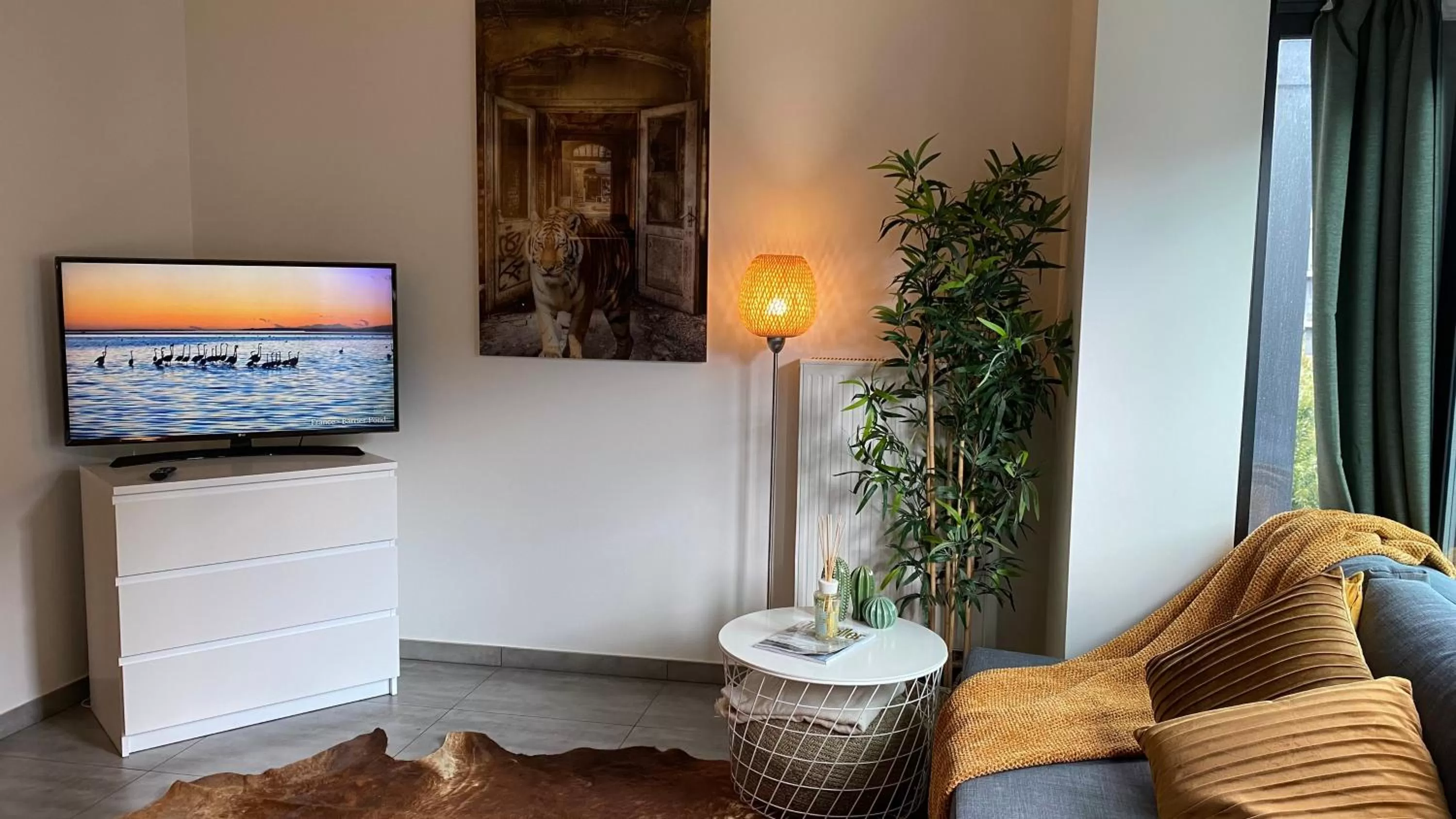 TV and multimedia in Oneluxstay Antwerp City Centre