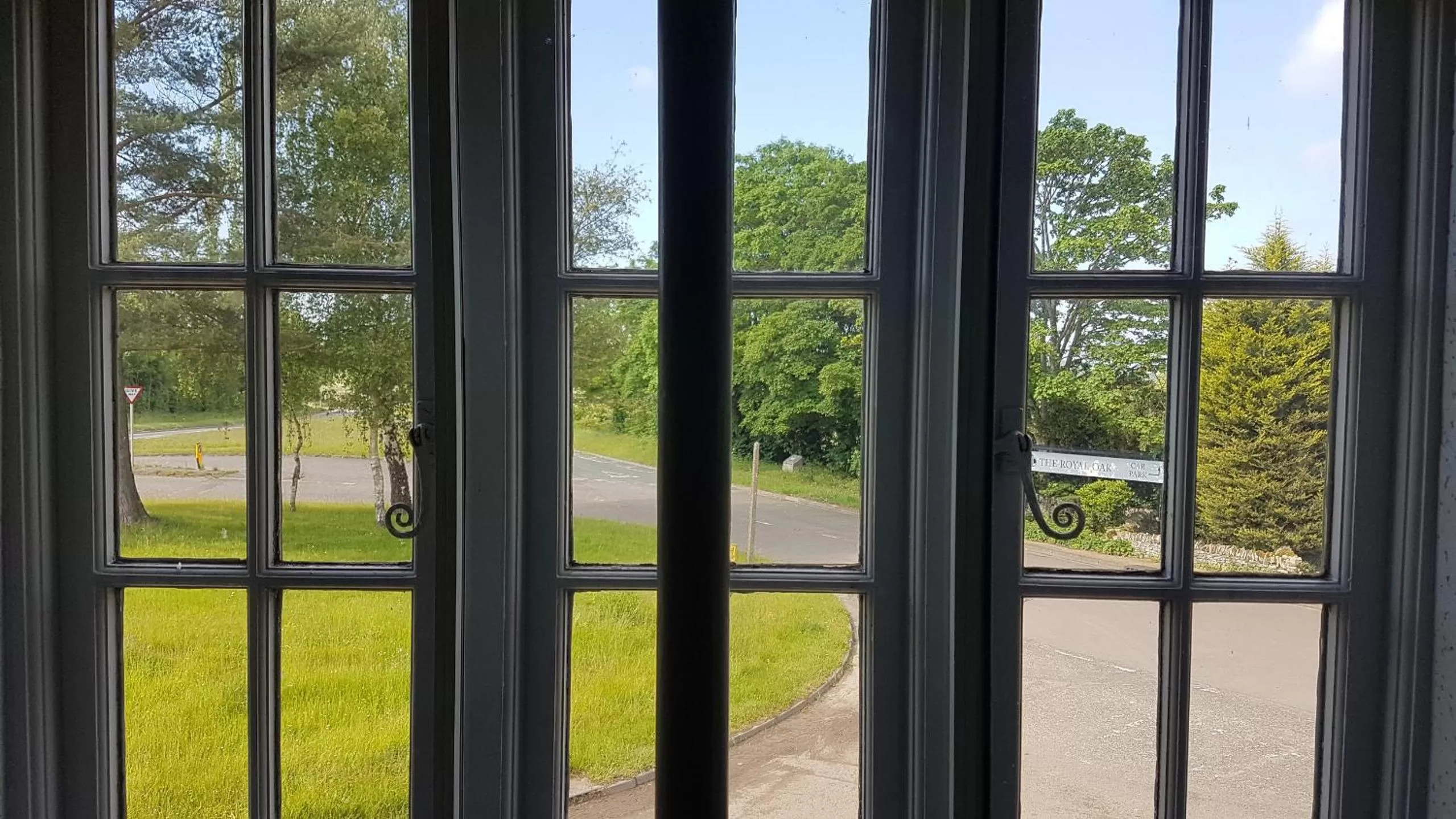 Bedroom in The Royal Oak Duddington