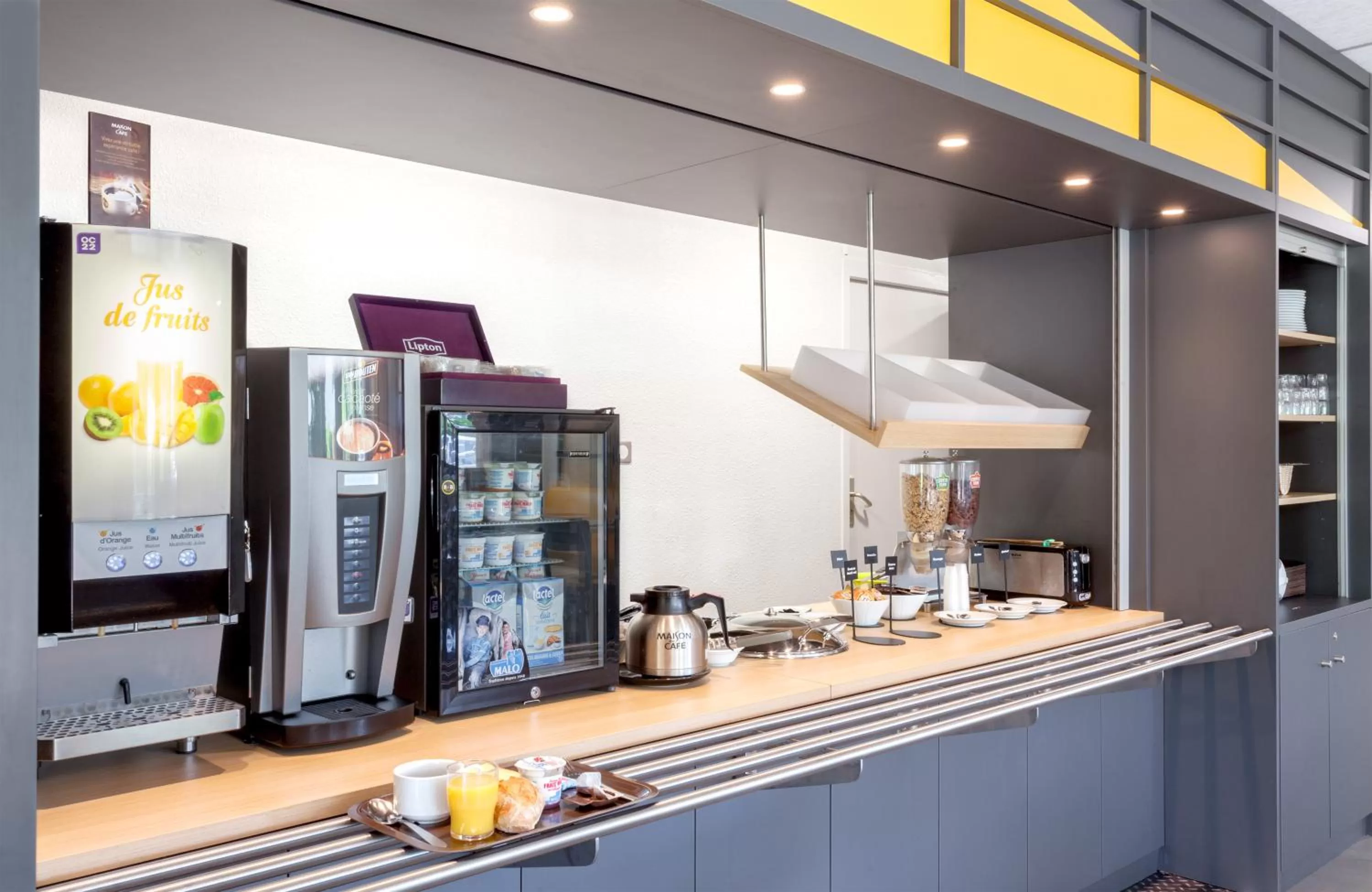 Buffet breakfast in B&B HOTEL CHAMBERY La Cassine