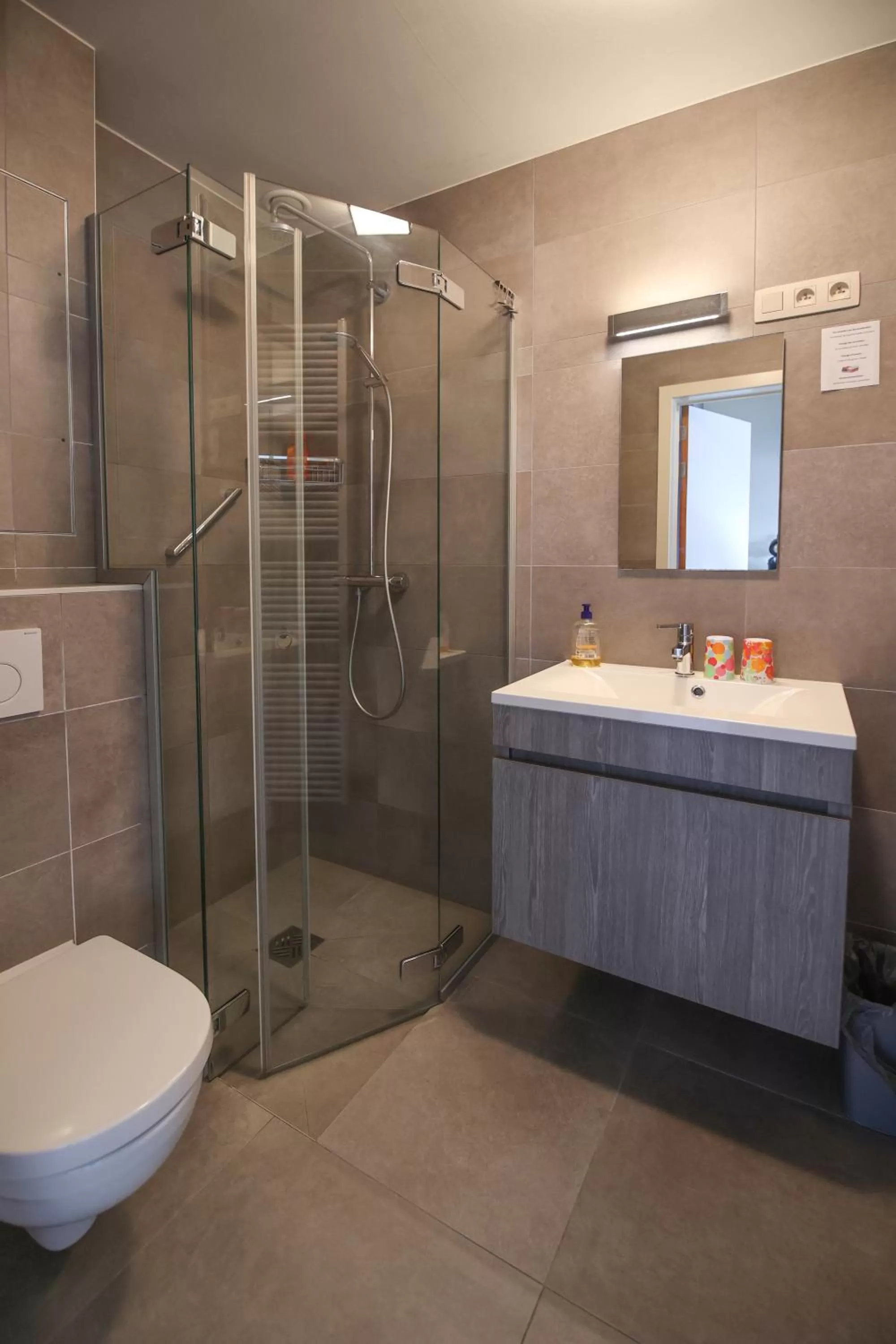 Shower in Logies Ternier