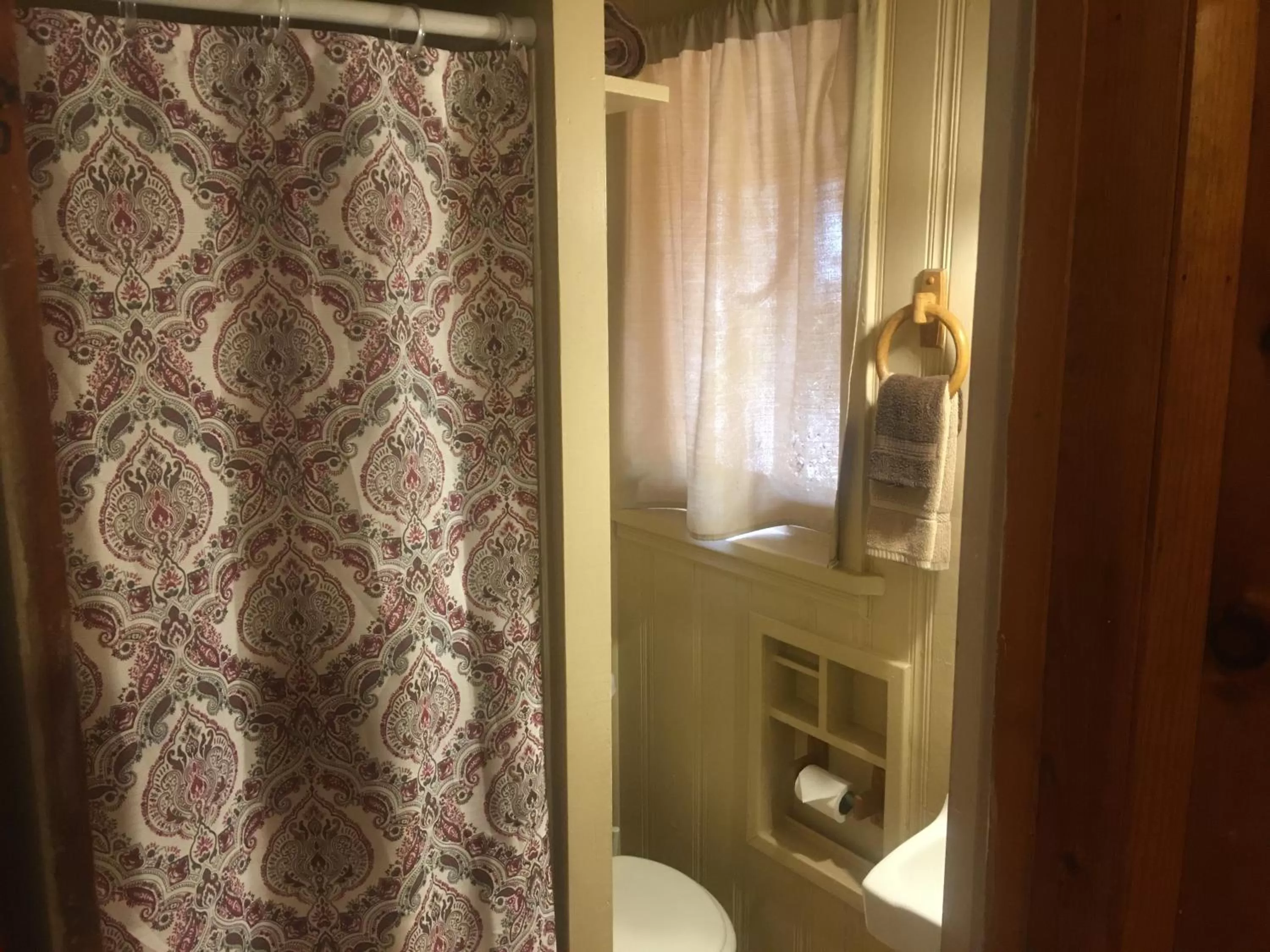 Bathroom in Rainbows End Fishing Resort