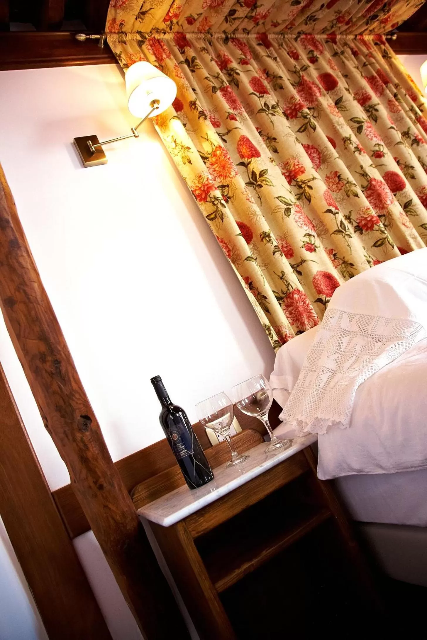 Alcoholic drinks, Bed in Hotel Emblemático San Agustin