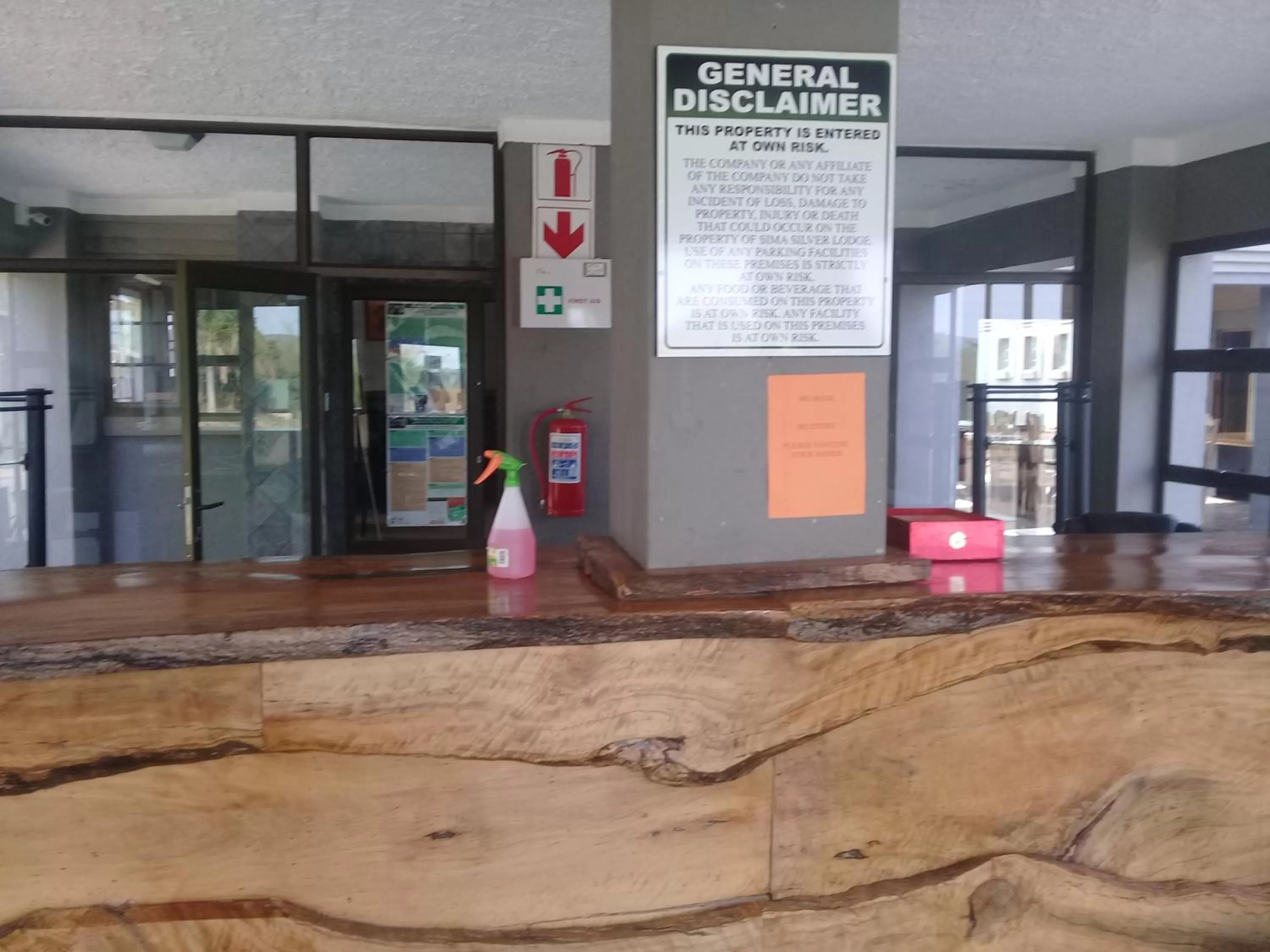 Facade/entrance in SIMA SILVER LODGE