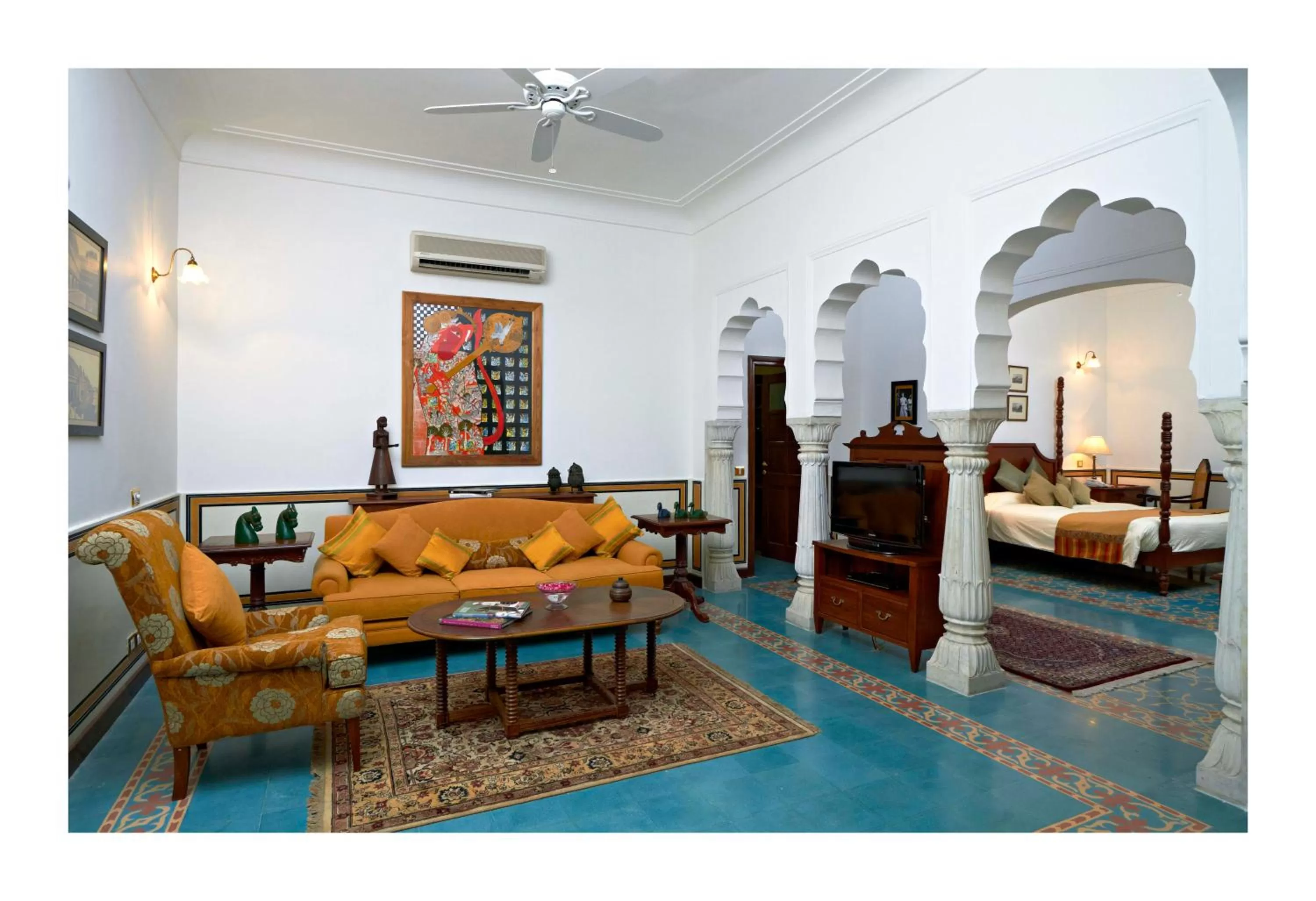 Photo of the whole room, Bed in Samode Haveli
